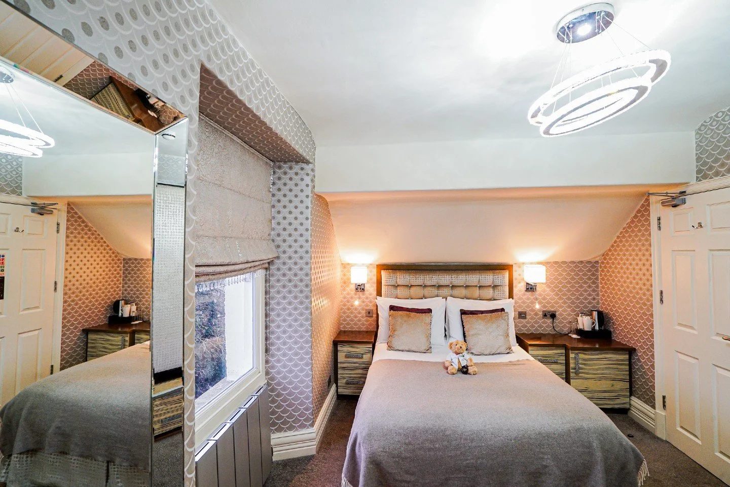 One Night Is All It Takes. ☁️

Sometimes the reset you need doesn't require a week away &mdash; just the right place to land.

This April through June, save 20% on any one-night stay at The Cranleigh and let the Lakes do the rest. Designer interiors,