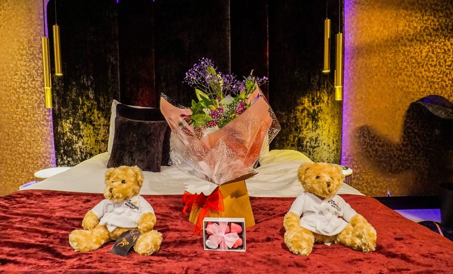 NO OCCASION? MAKE ONE. ✨💍

You don&rsquo;t need a calendar date to justify indulgence. Our Intimate Celebration package is for those spontaneous, "just because" moments.

Heading to Bowness? Level up your stay and walk into a room transfor