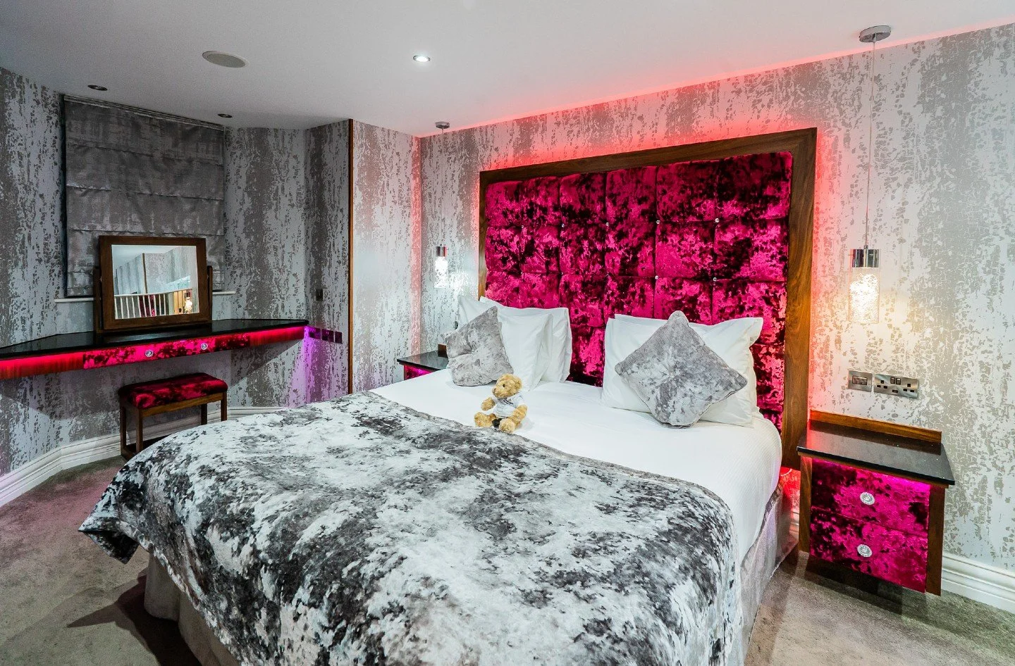 THE ART OF THE RECONNECT ☁️🌸

May in Bowness is a mood. Grab your favourite person and head to the Lakes for a refined 2-night escape.

Our Spring Escape package is the perfect blend of pure bliss and unexpected value:
✨ Save 26% on your 2-night sta