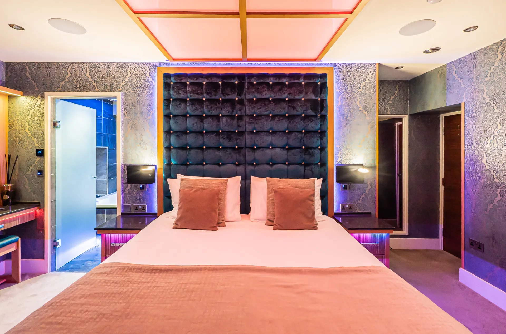 church-suite-opulence-suite-bedroom-super king size bed-DSC08997.webp