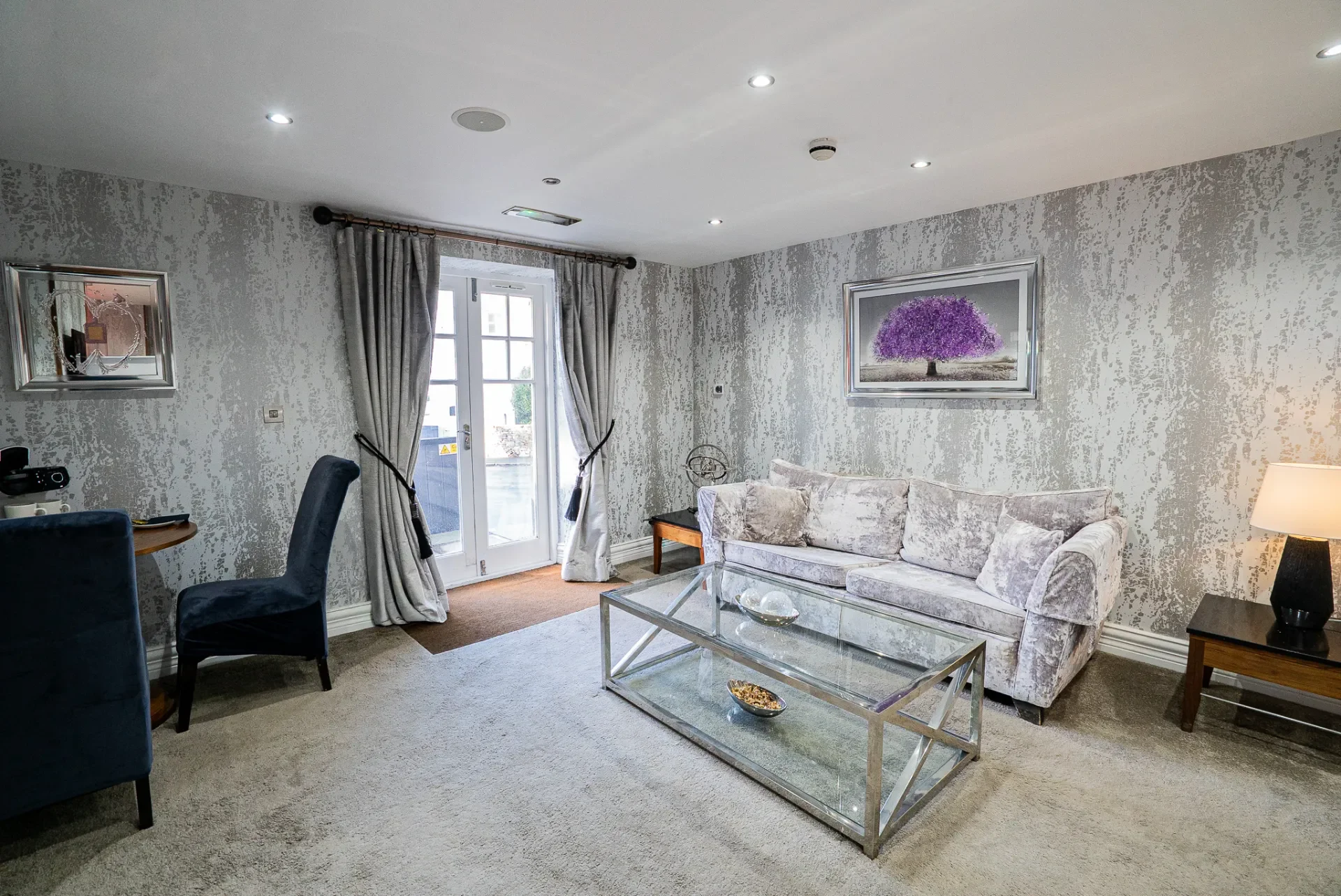 cranleigh-hotel-escape-suite-lounge-area-bowness-DSC09990 copy.webp