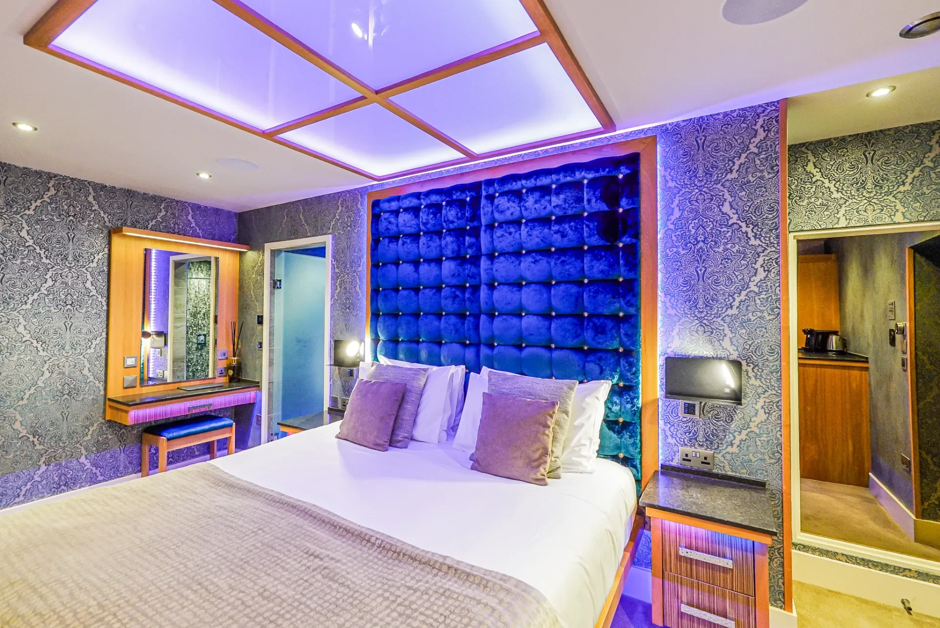 Cranleigh Boutique-Opulence Suite-bedroom-bowness on windermere-DSC08907.webp