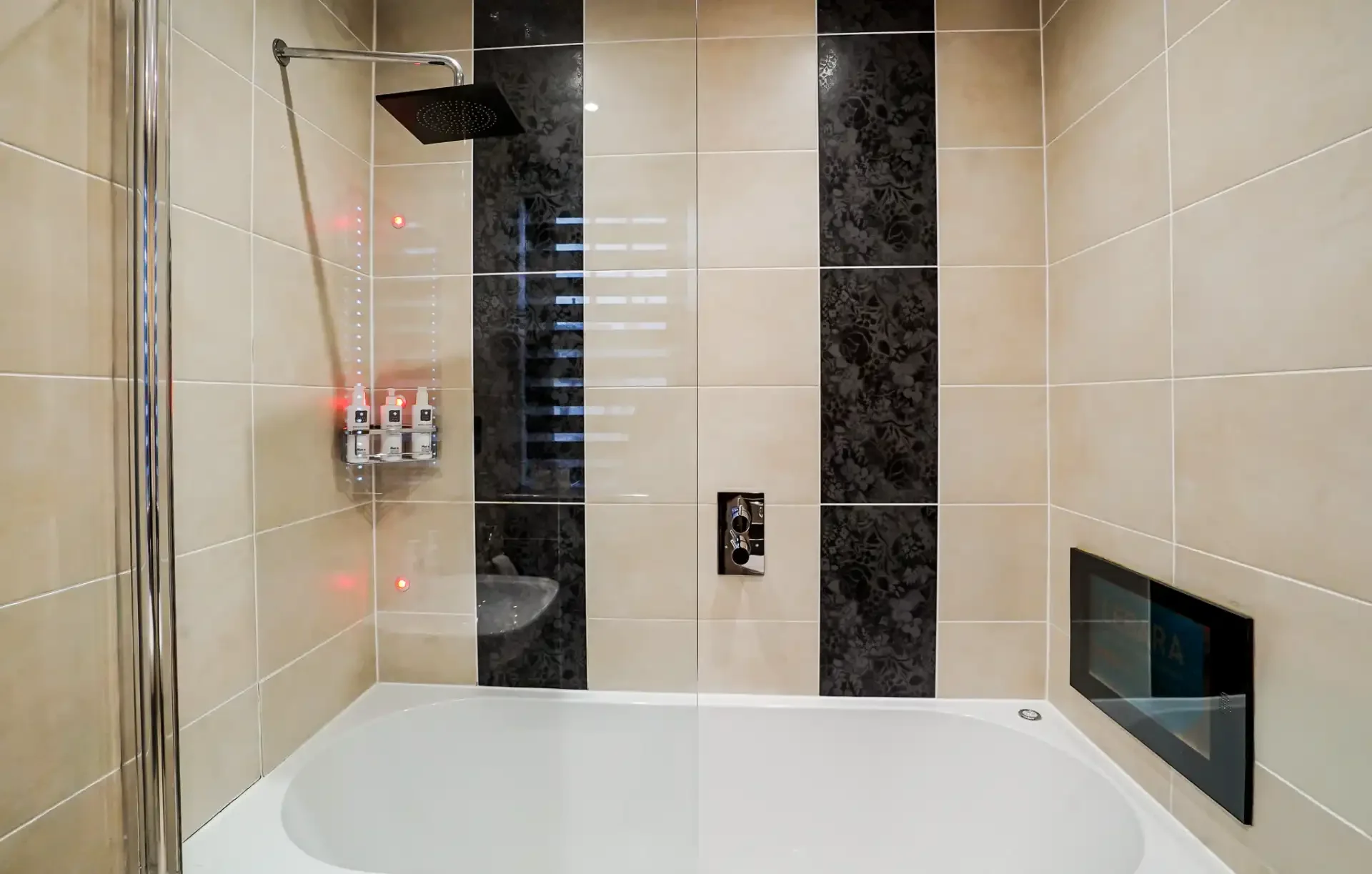 cranleigh boutique hotel room 16 bath