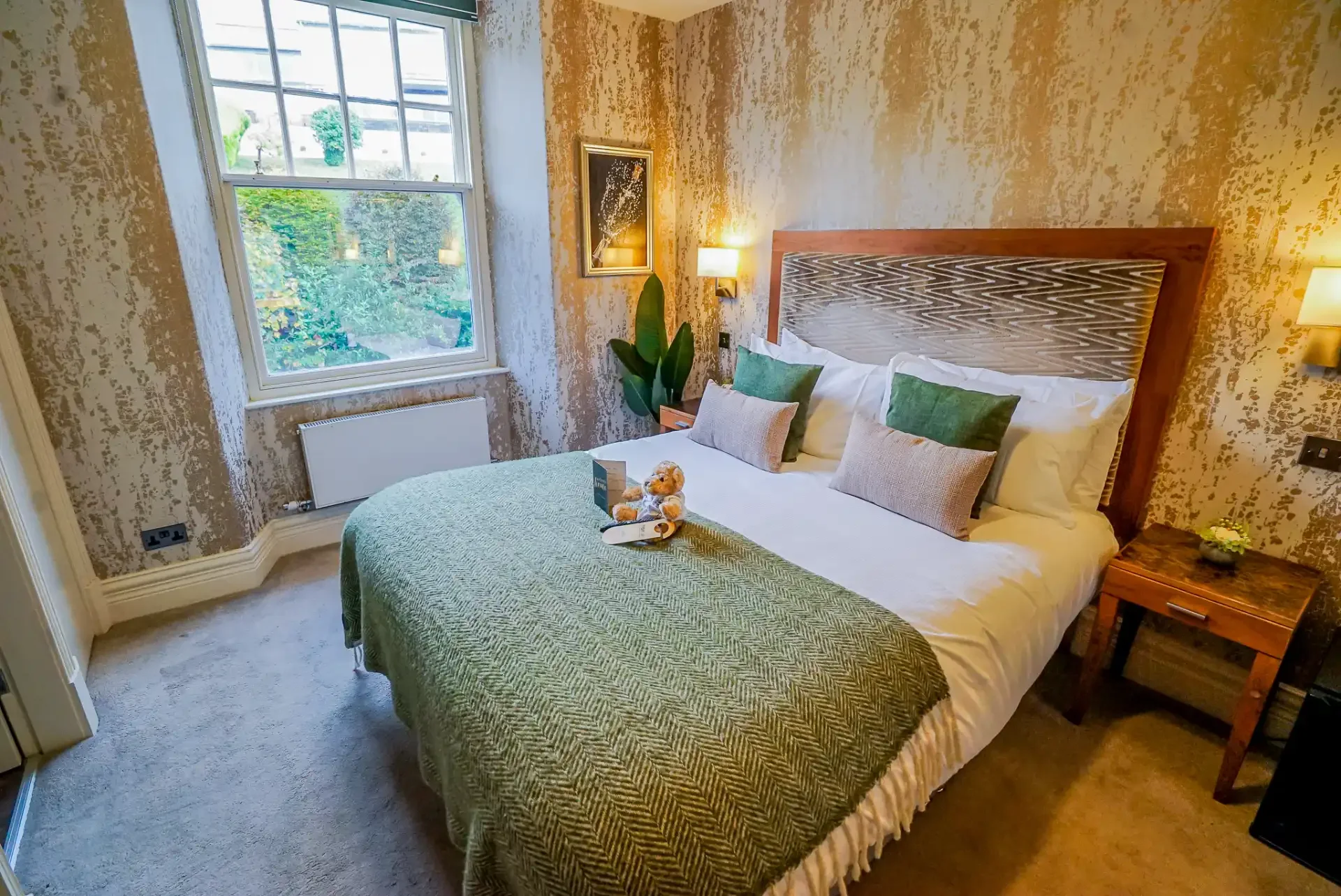 bowness windermere hotel cranleigh superior room 13 king size bed