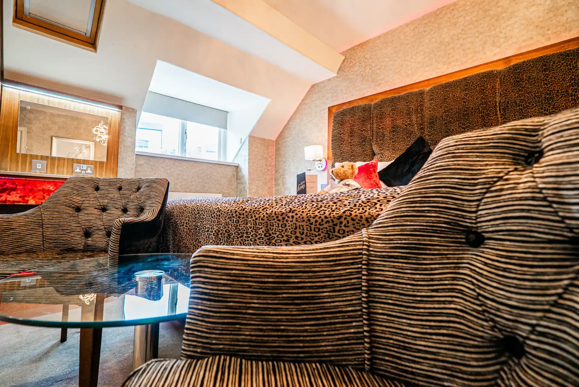 cranleigh boutique hotel bed chairs superior room 8