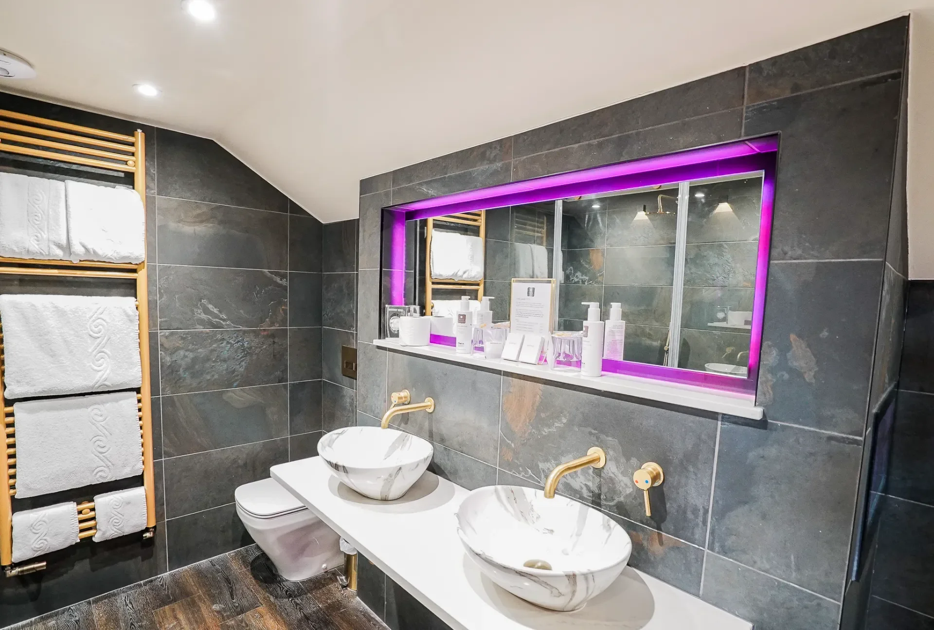 Cranleigh Boutique-Hotel-Seduction-luxury-bathroom-twin-sinks-DSC09904.webp