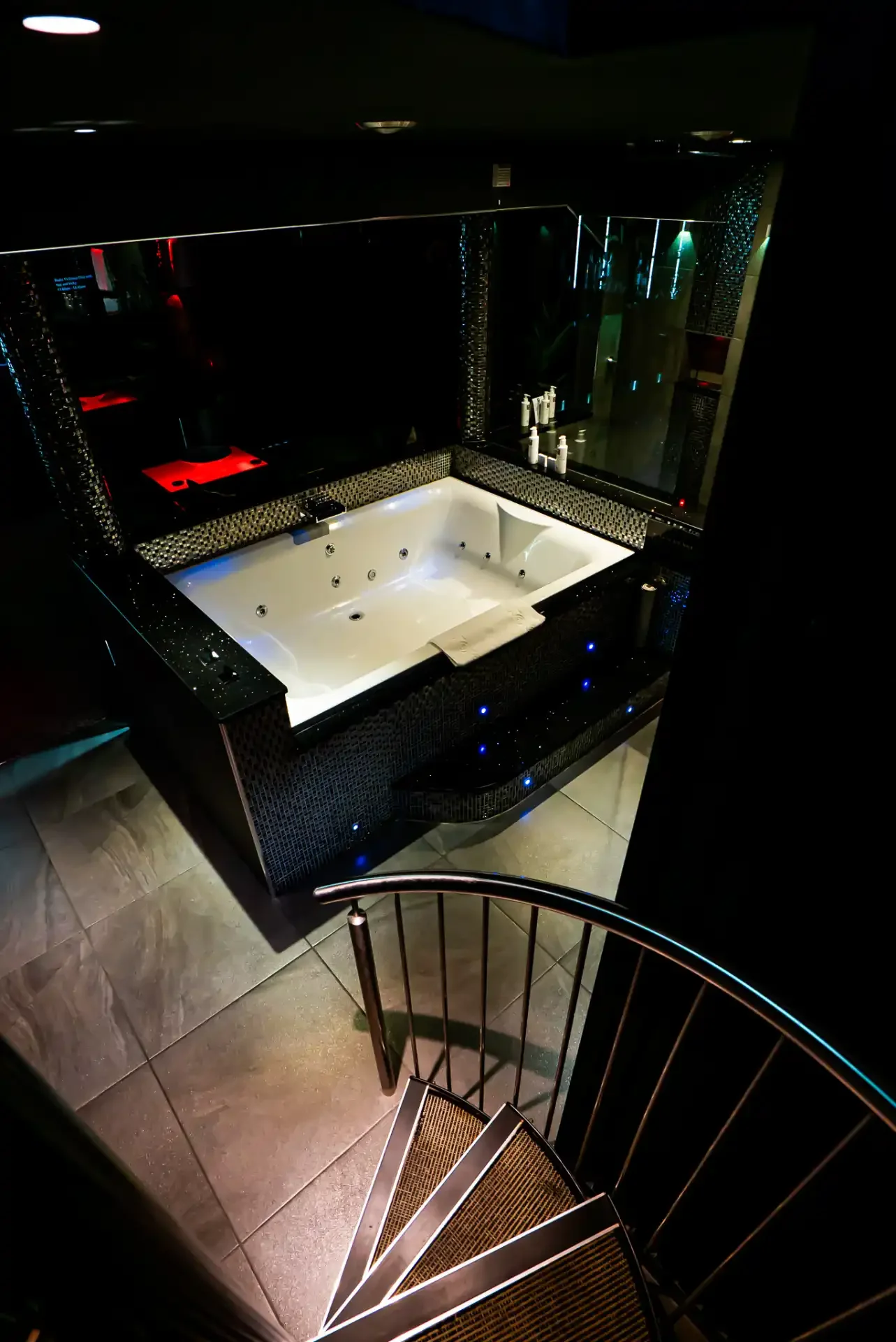 hideout boutique house super spa bath