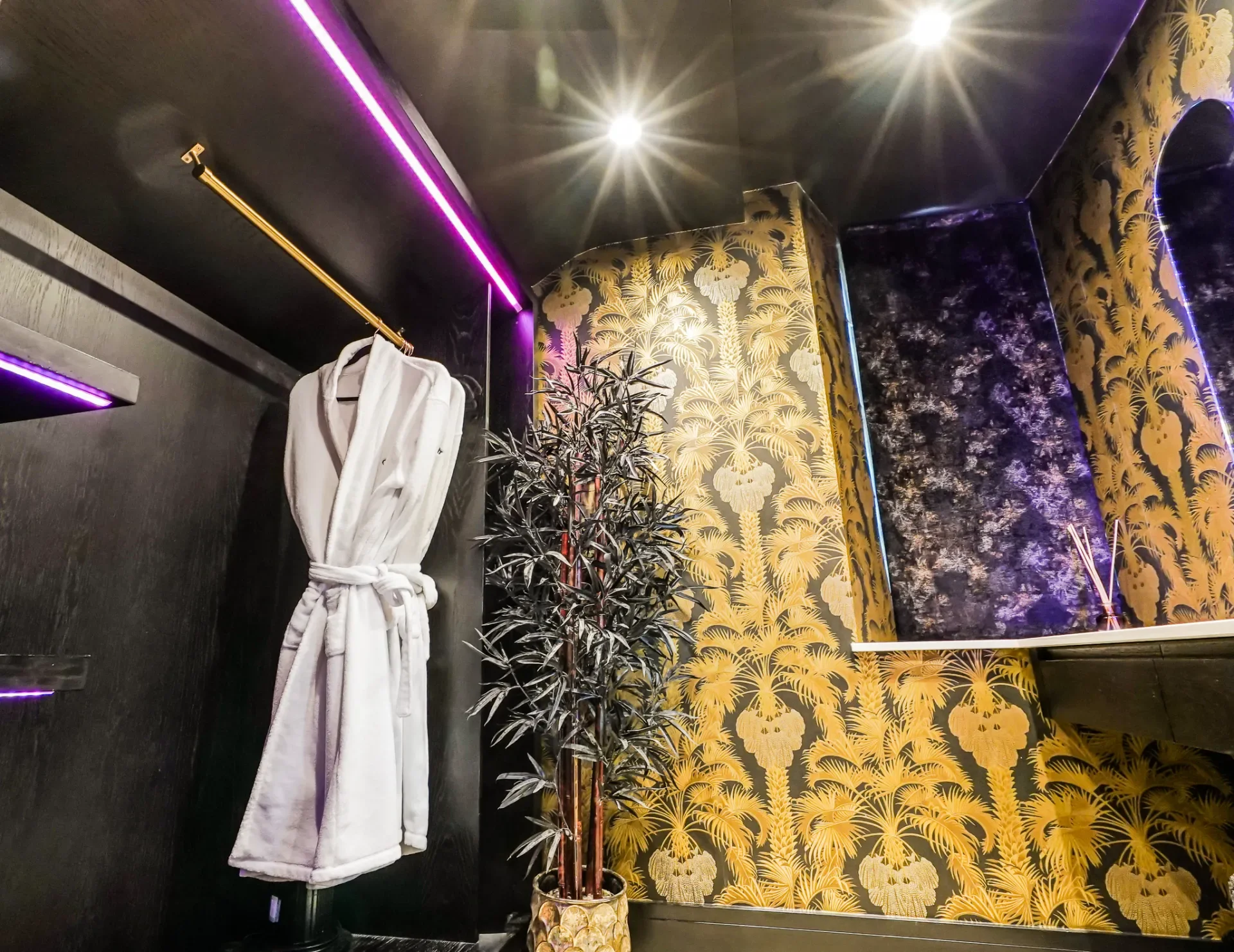 Cranleigh Hotel-Seduction Suite-dressing-room-hanger-bowness-on-windermere-DSC09942.webp