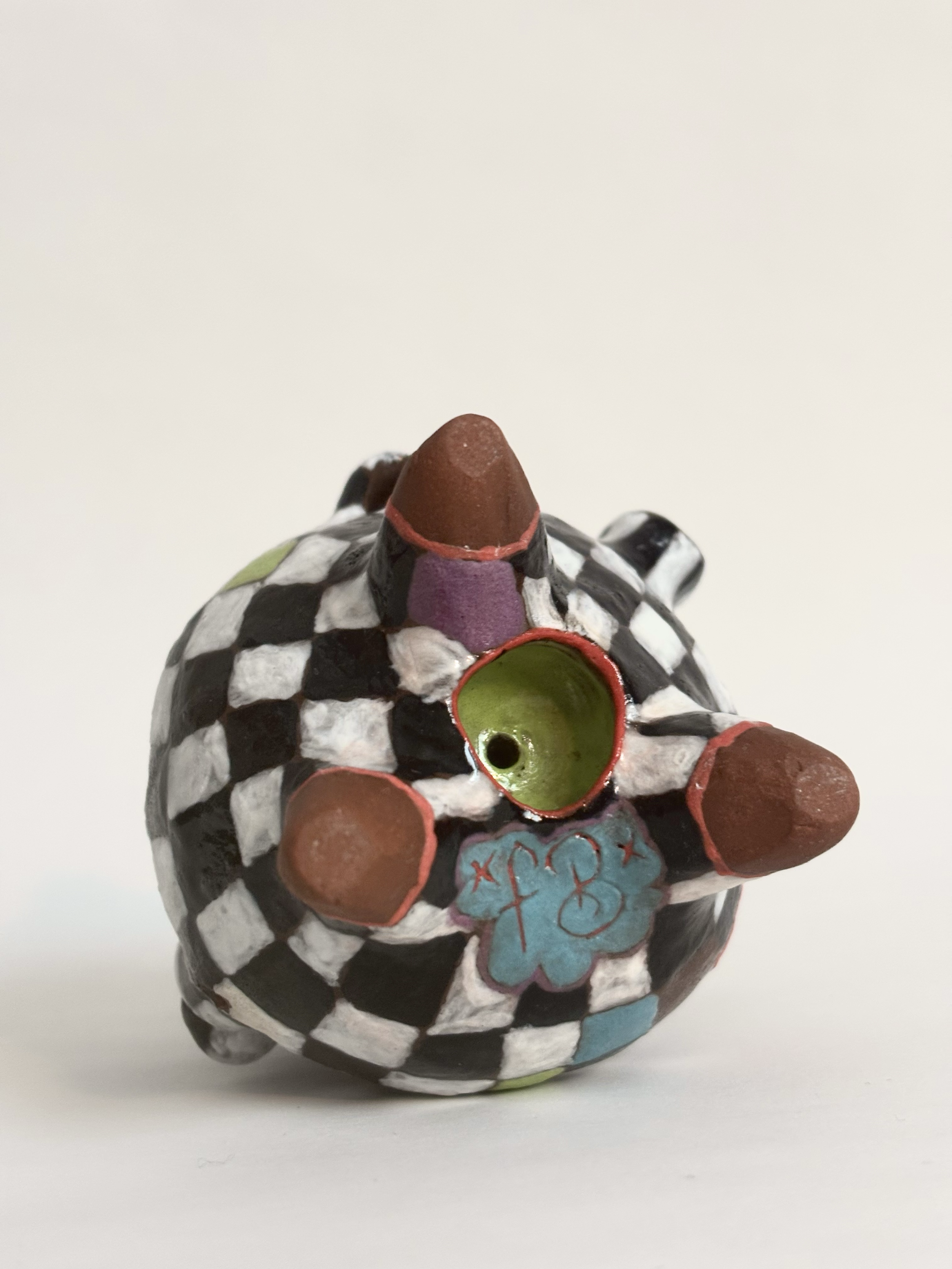 Las Hermanitas (2025), Stoneware