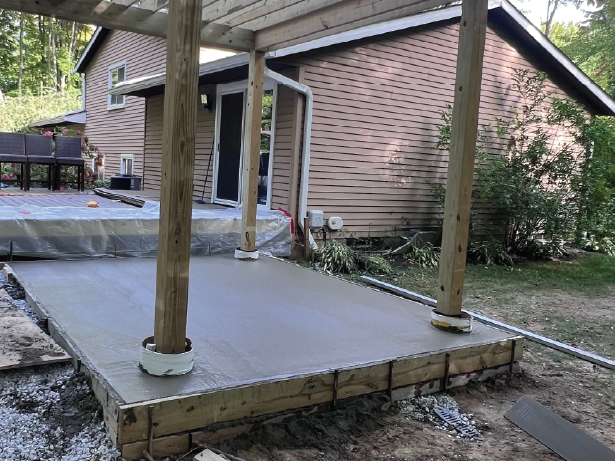 Rovniak Contracting WebArtboard 1 copy 15@0.6x.png