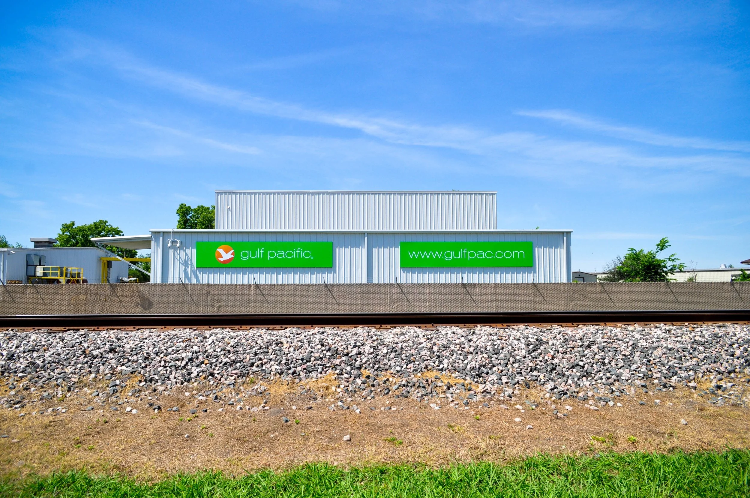 Gulf_Pacific_Pan_Signs_Straight_21.jpg