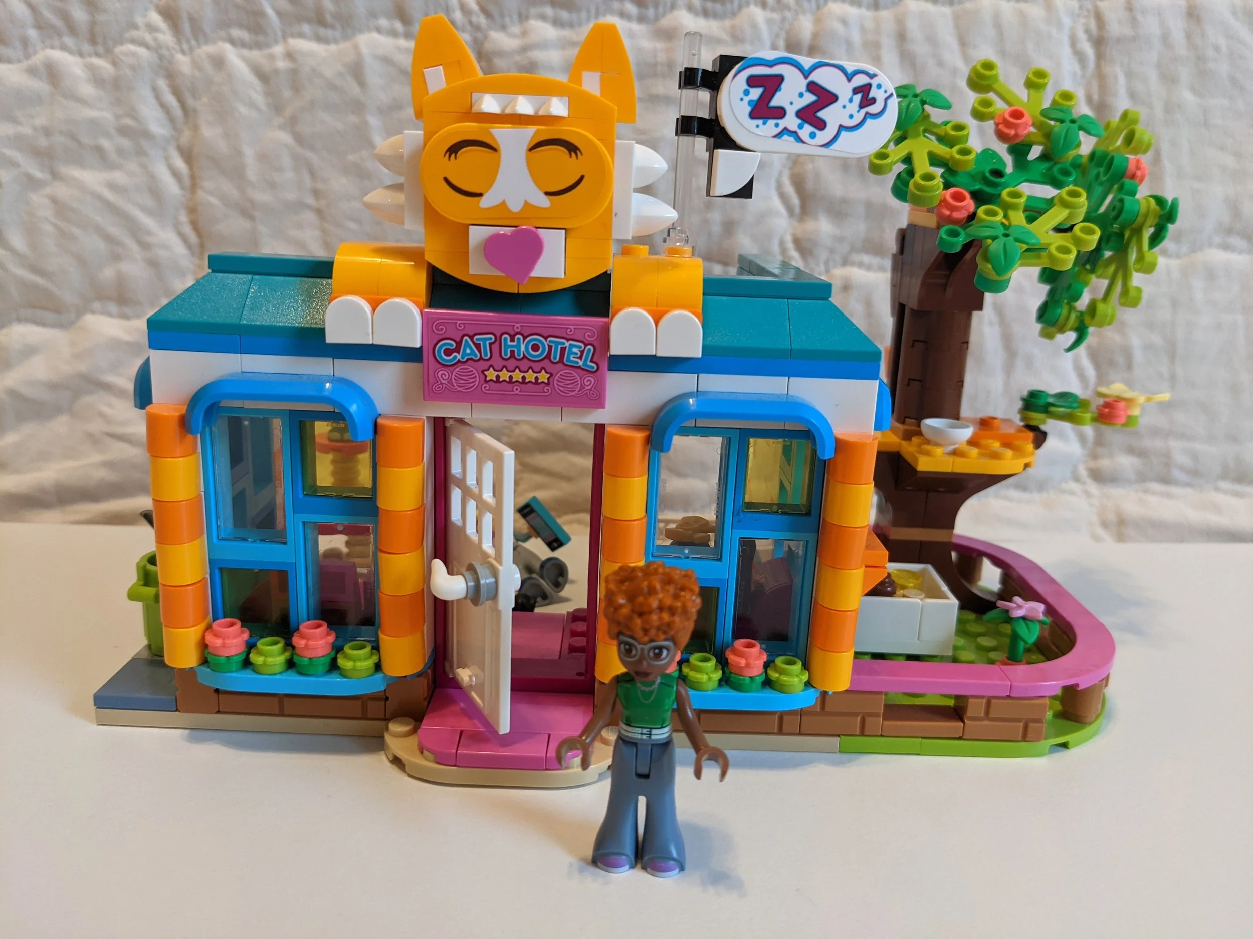 Heartlake City Cat Hotel (SBC)