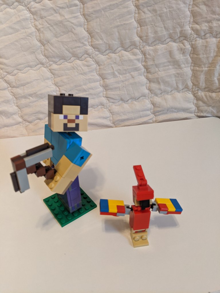 Minecraft Steve BigFig with Parrot (SBC)