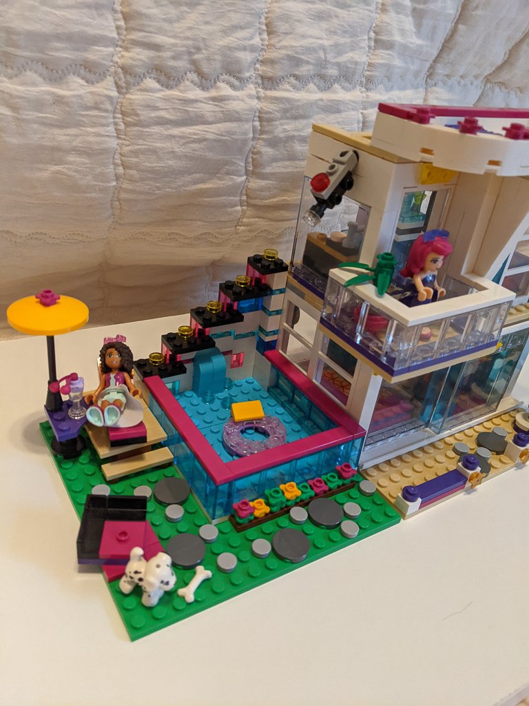 Livi's Pop Star House (SBC)