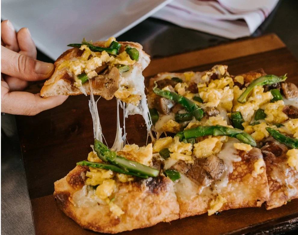 Flatbread with asperagus 