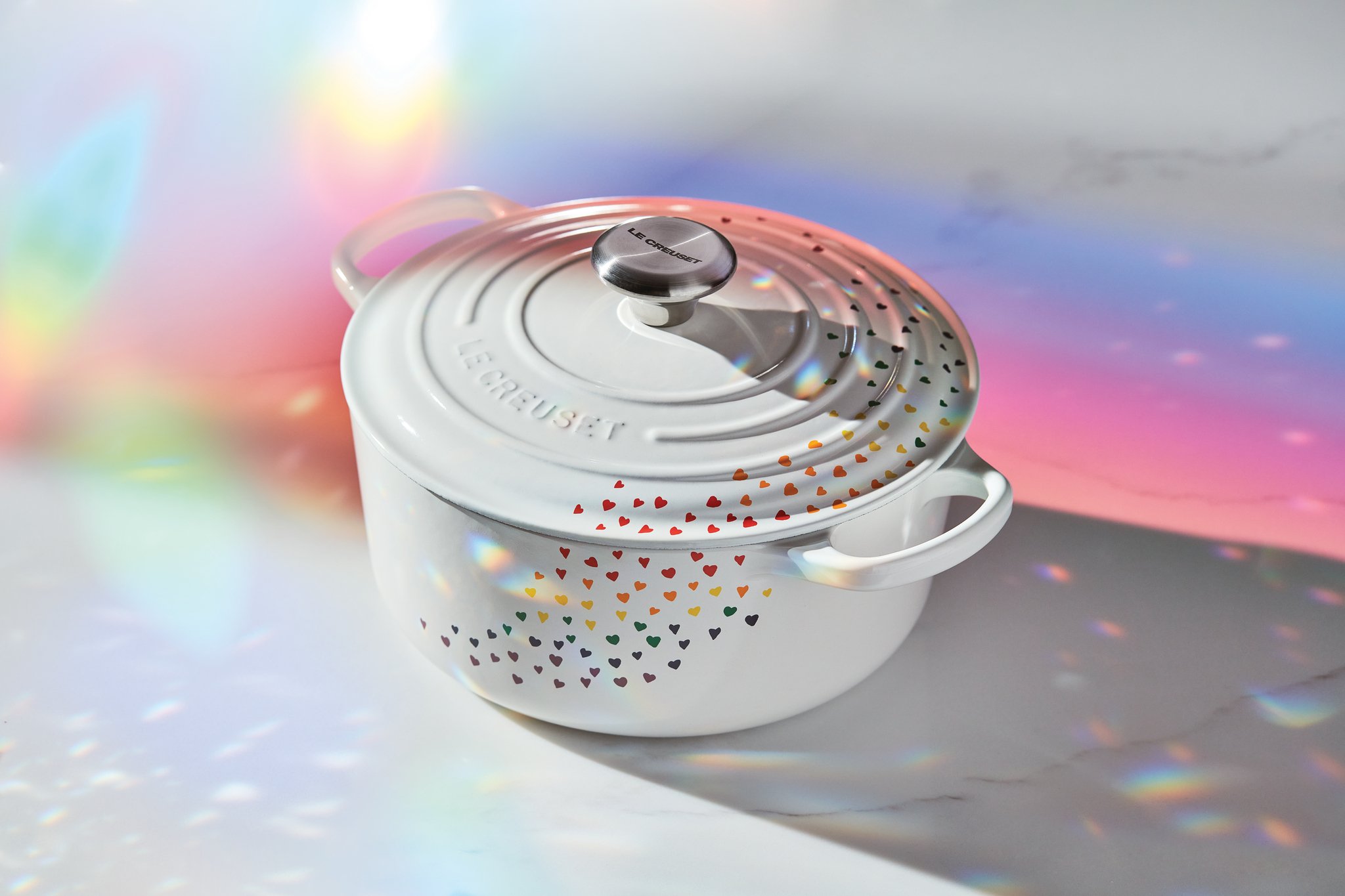 210112_LeCreuset_PrideOven_Rainbow-RET.jpg