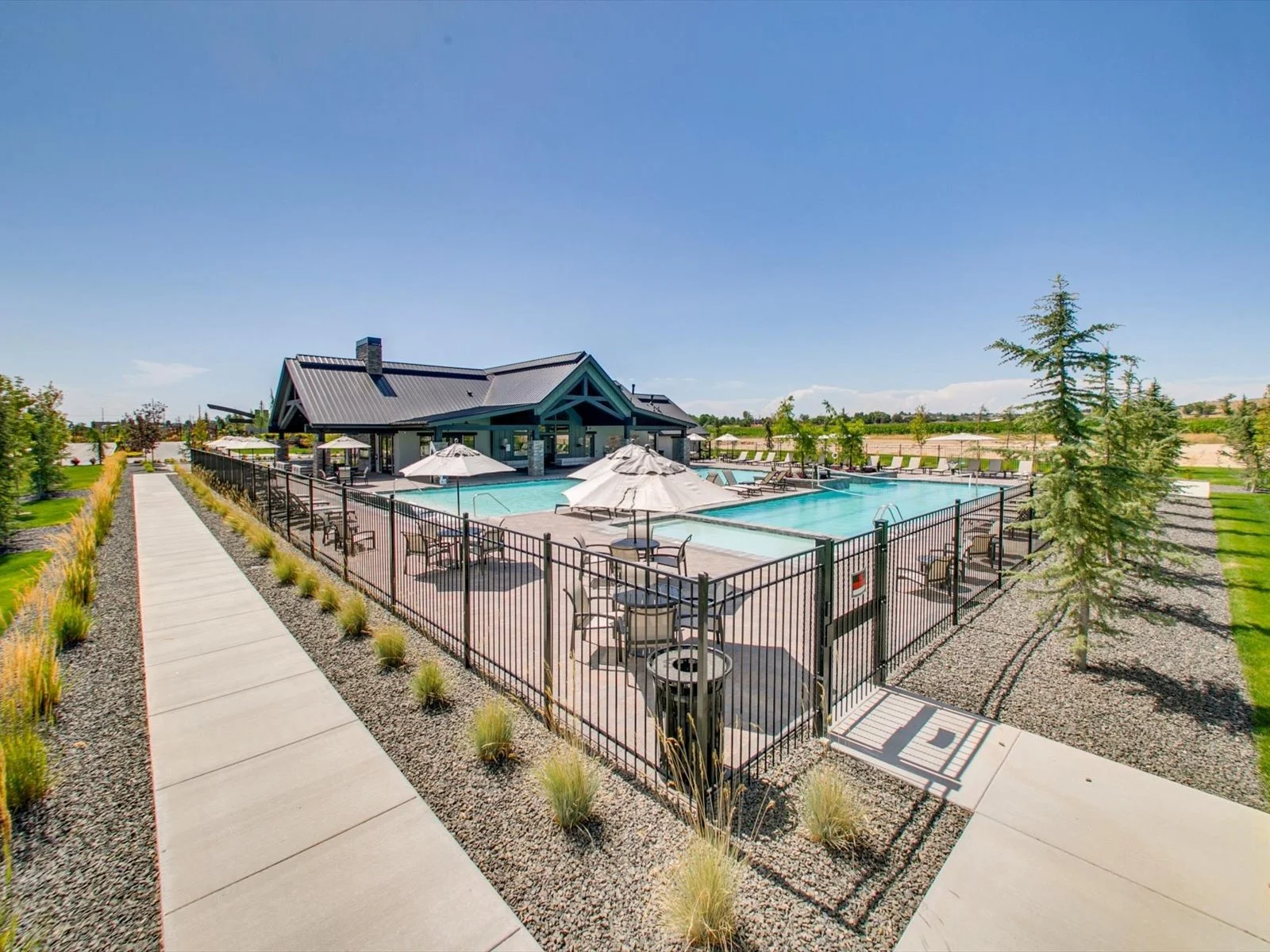 Terra View Day Time Pool Shot Eagle Idaho