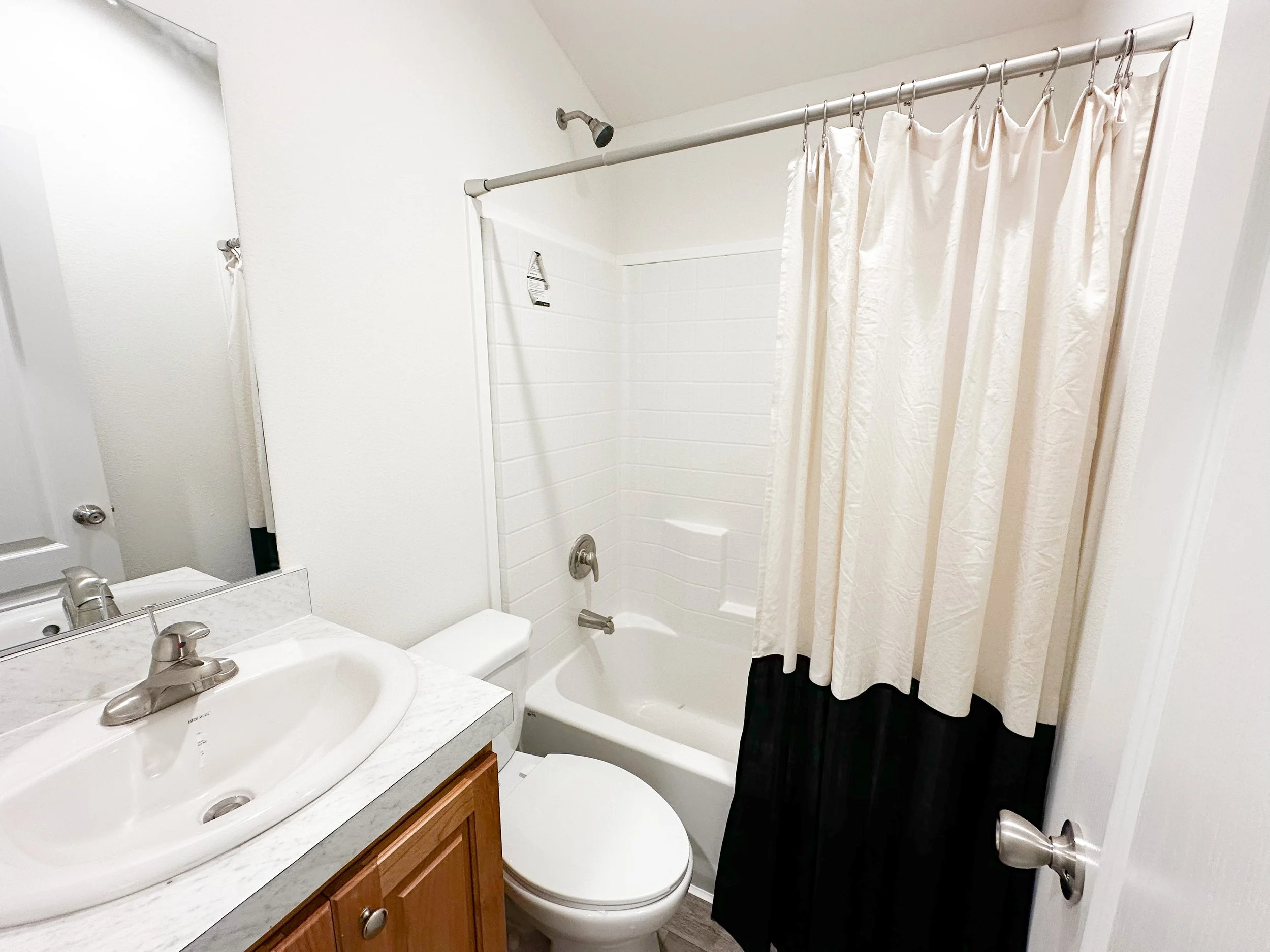 Portland Maple lot model bathroom