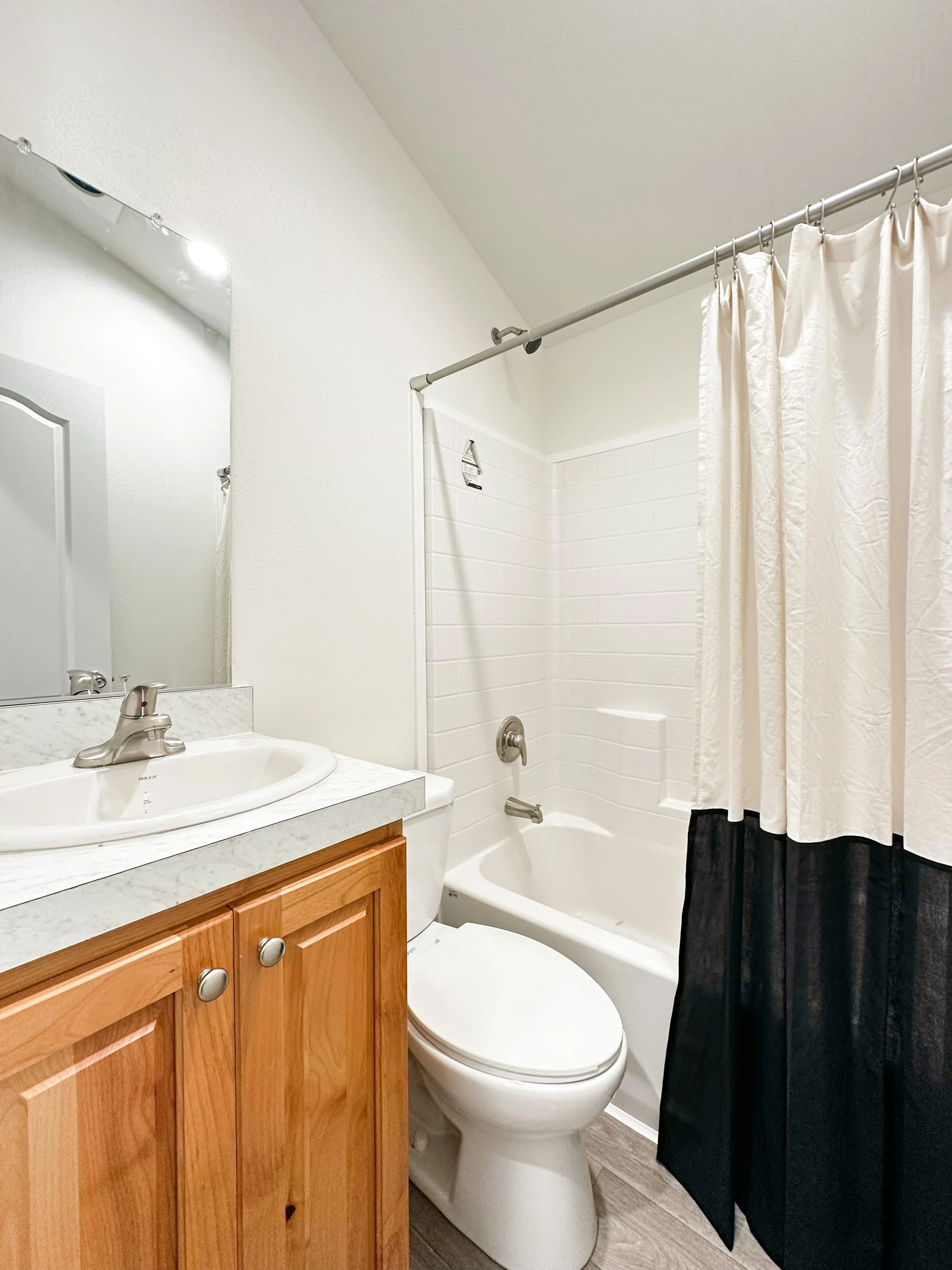 Portland Maple lot model bathroom