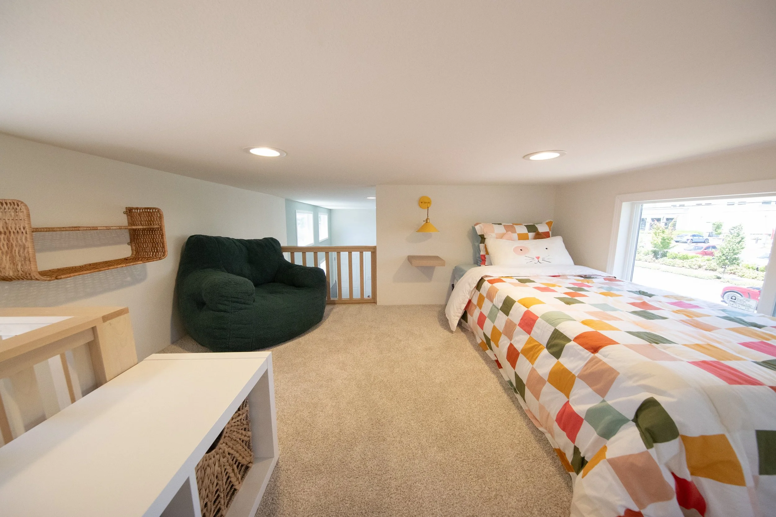 Portland Alder model with beanbag chair and twin bed