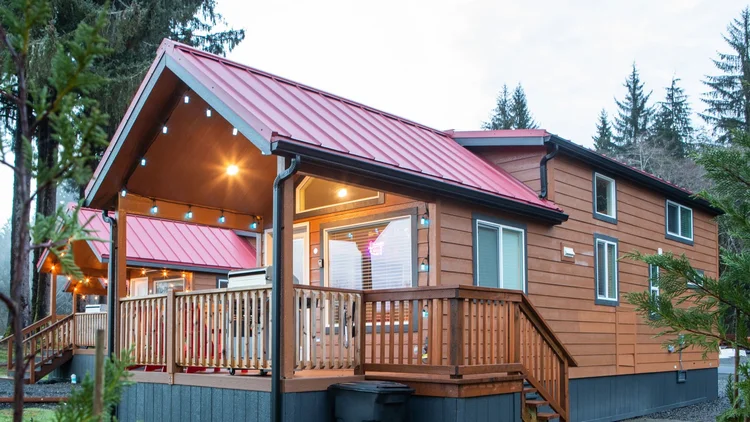 Hemlock model exterior
