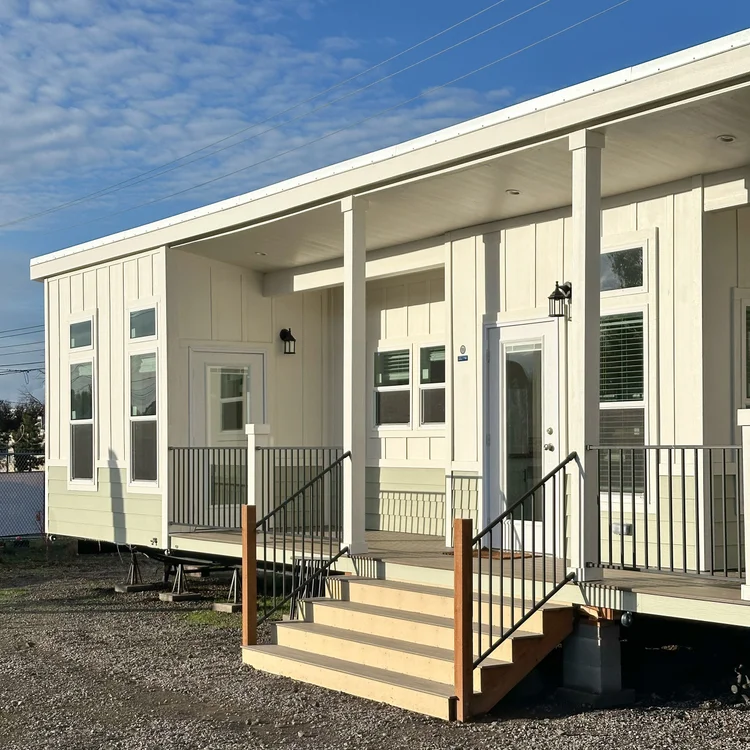 Magnolia model exterior