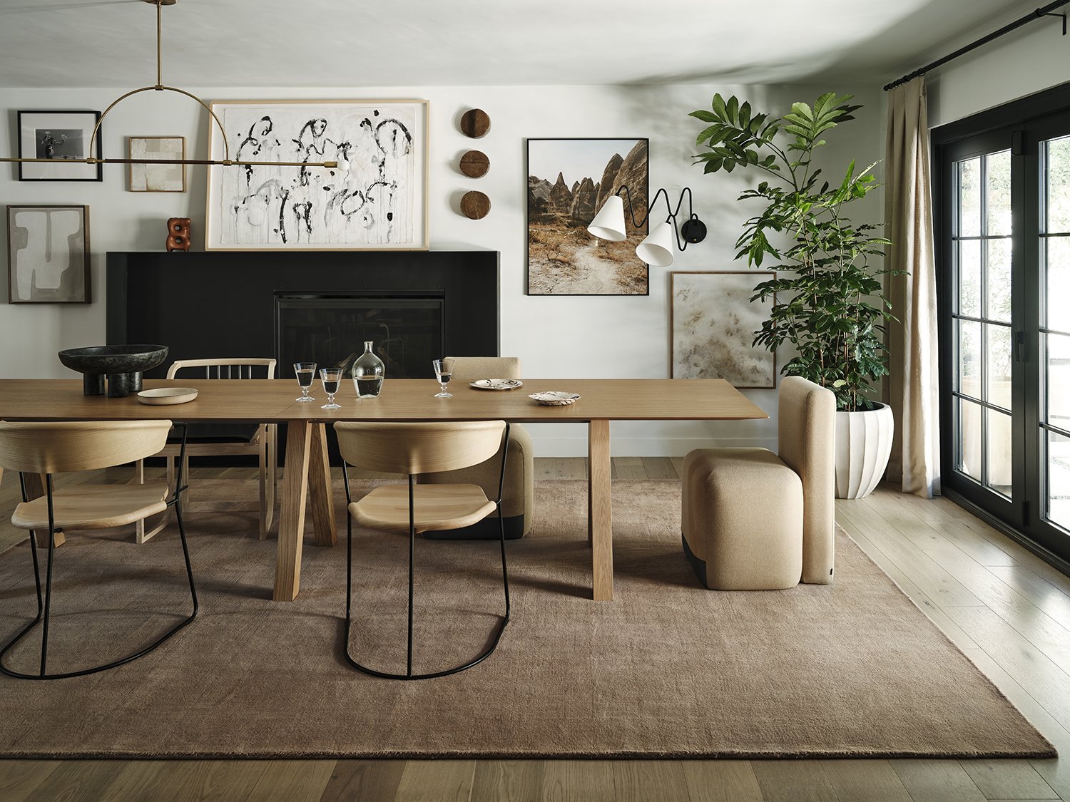 ADVT_20240625_RugsUSAxFrensheAshleyTisdale_Dining_Room_001.jpg