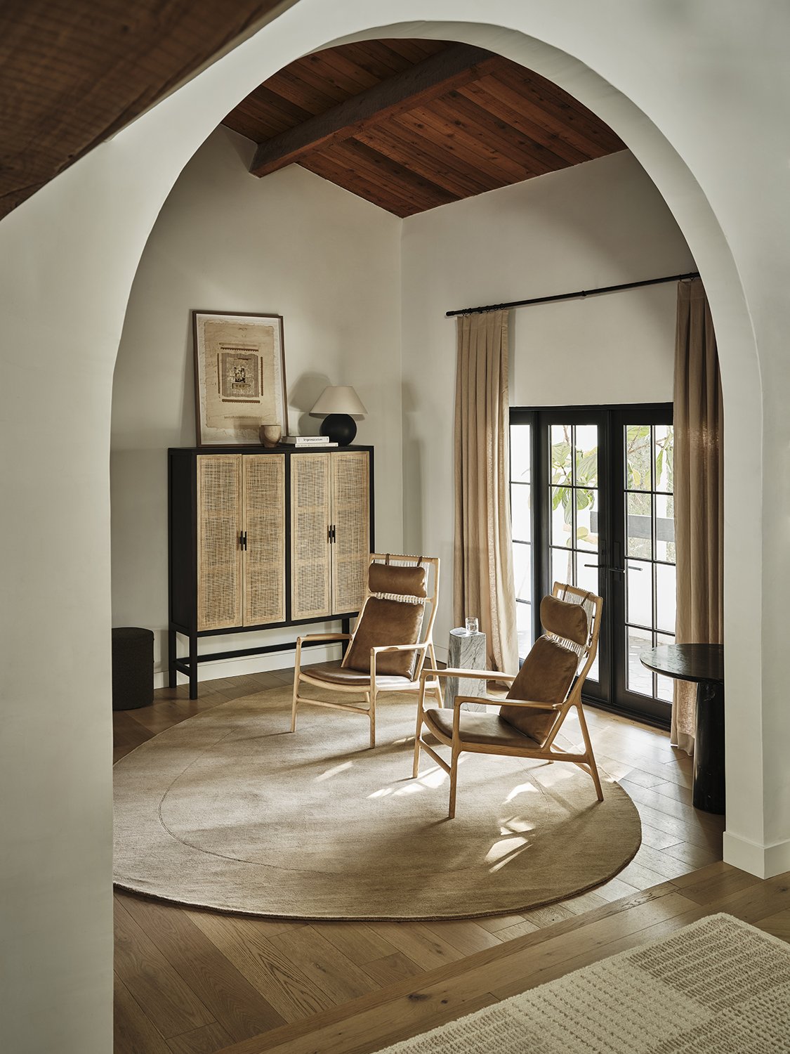 ADVT_20240626_RugsUSAxFrensheAshleyTisdale_Living_Room_007.jpg