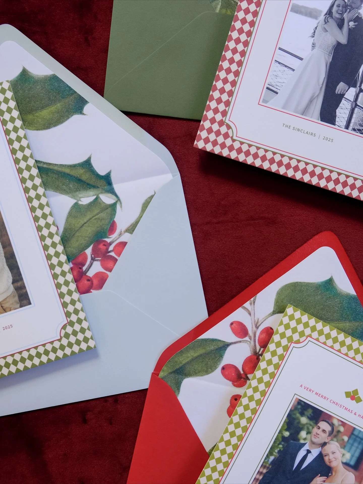 An up close look at the darling diamond detailing on our Vintage Argyle Holiday Cards. Each little colored diamond is flooded with a subtle watercolor wash, adding to the nostalgic charm. 

See our full line of Holiday Cards and Stationery Sets live 