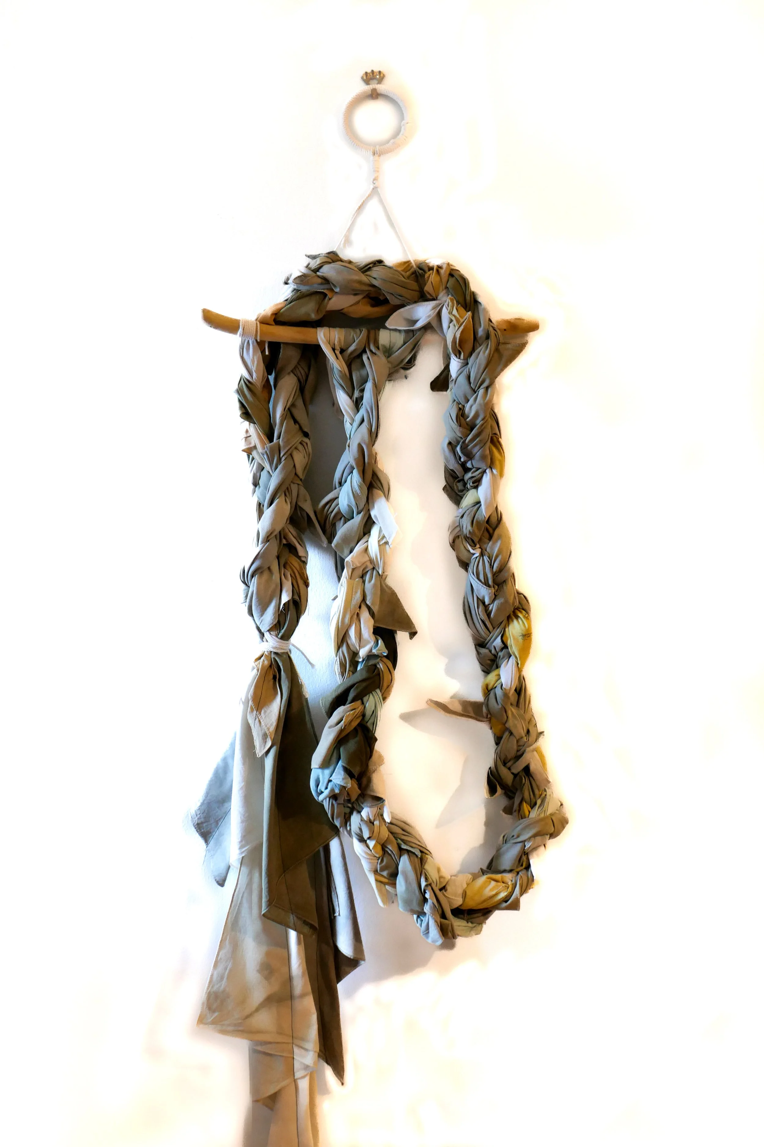 033
2026
Hand dyed cotton cloth, hand carved holly, cotton thread
19 x 165"