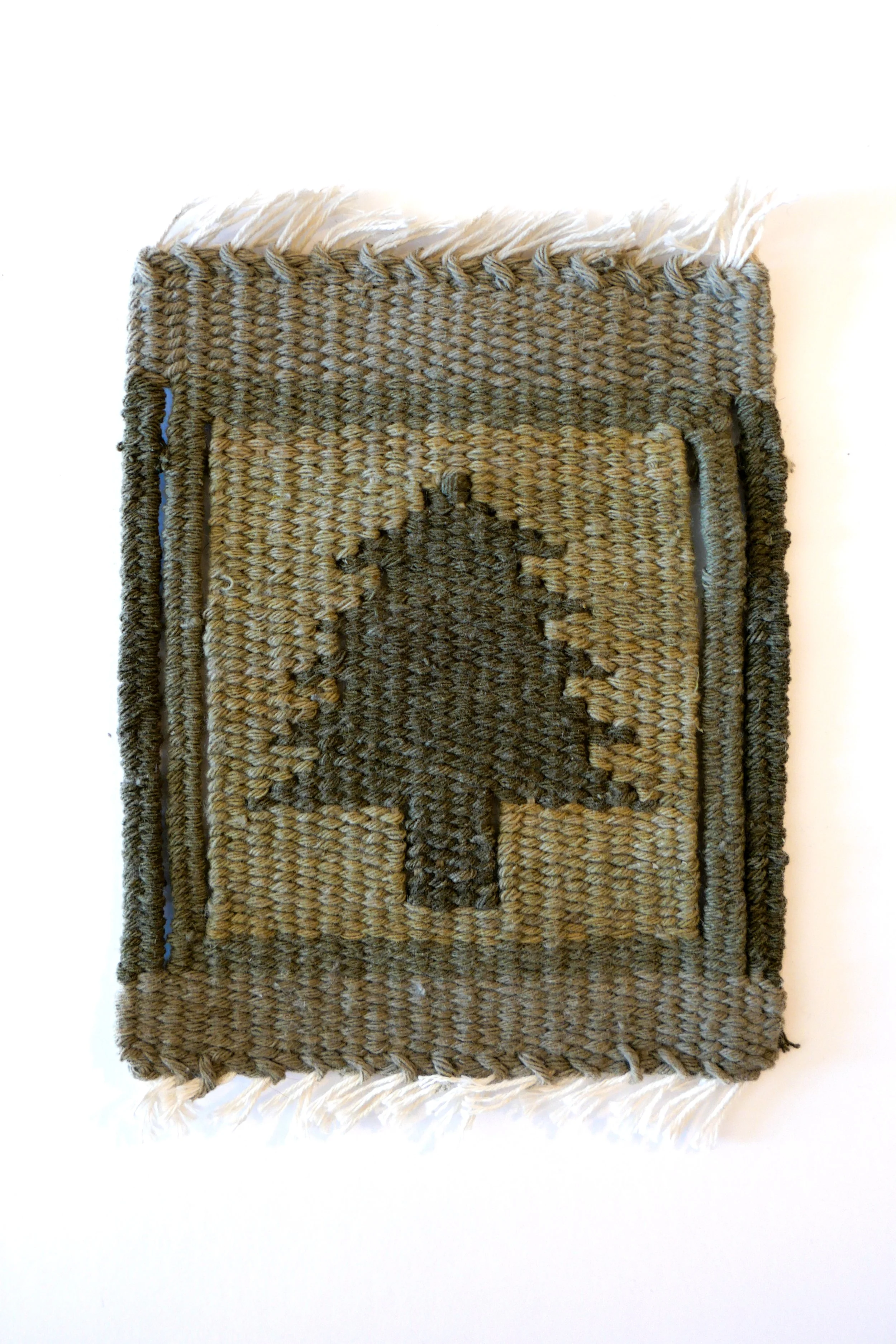 040
2026
Hand dyed woven cotton thread
Framed to 8 x 10"