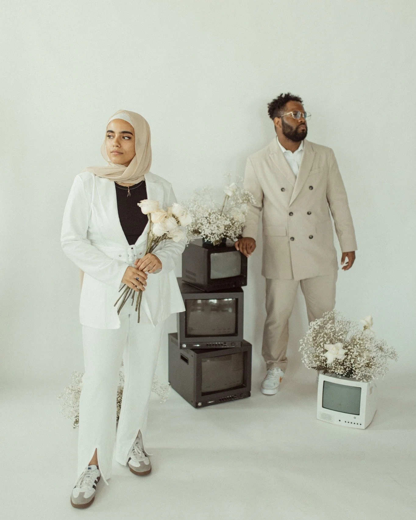 Less noise, more intention 🤍
Soft blooms, clean tones, and peace in every detail.

 #phillyflorist #floraldesign #floristacademy  #floristlife #floraldesigners #flowertips ##phillywedding  #floraldesigns #flowerschool #flowercare #flowertutorial #pa