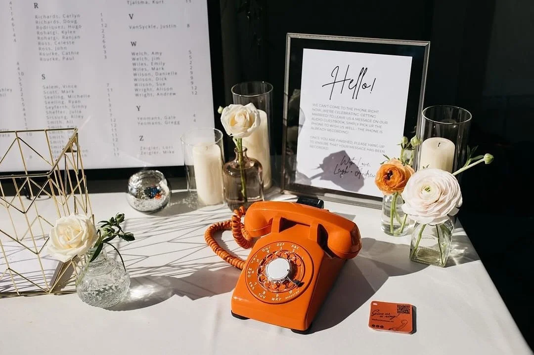 Pop of color 🧡 

#popofcolour #weddinginspo #phillyweddings #phillyphotographer #budvases #phillyflorist #guestbookideas #phillyvendor