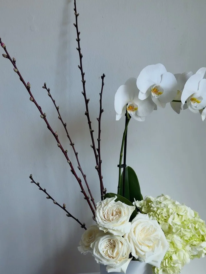 I&rsquo;ve been enjoying my new phone lately 🤍✨

#paflorist #flowerbarphilly #phillyhotels #phillyflorist