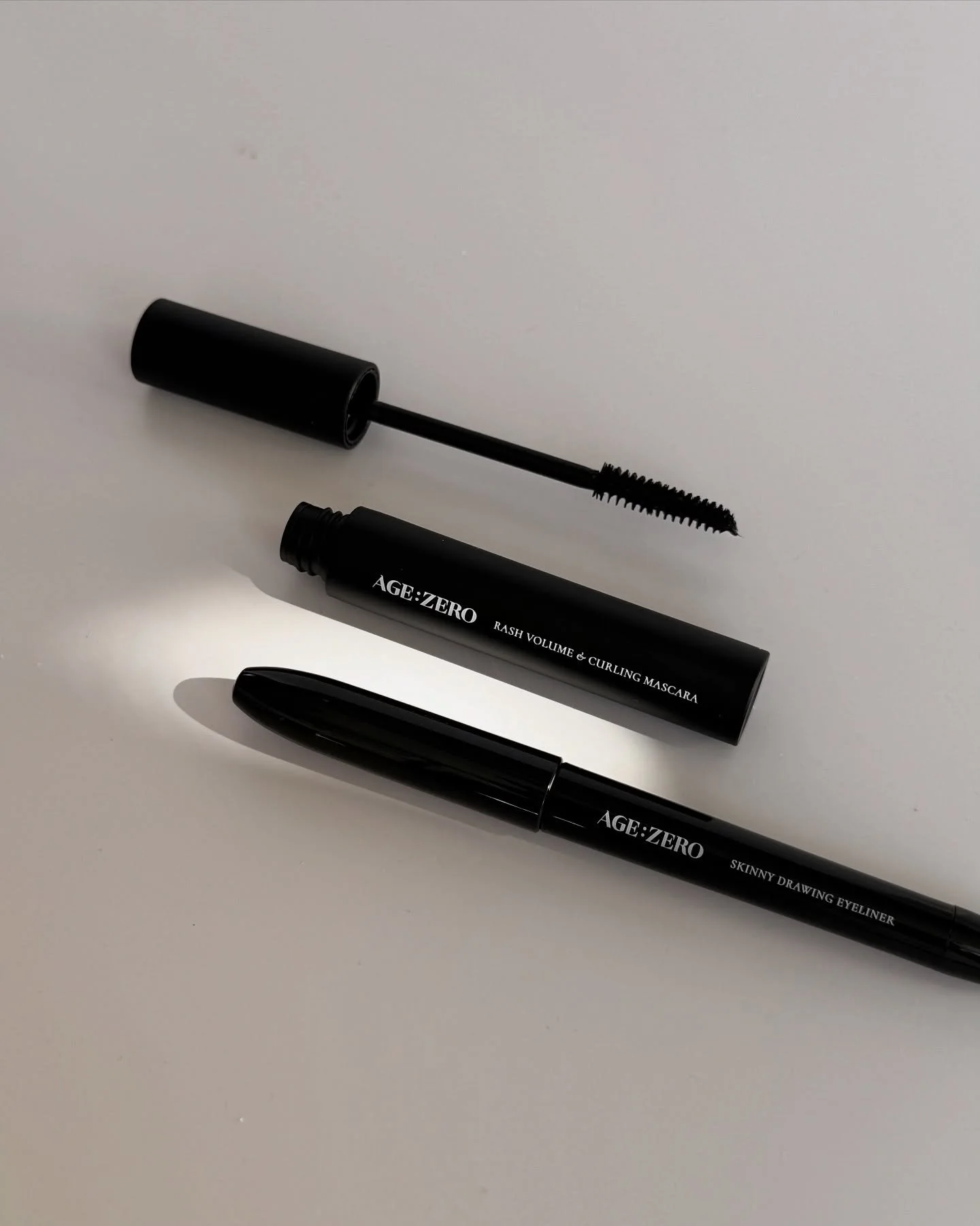 Elevate your gaze to the next level 🖤
 Introducing our Rash Volume &amp; Curling Mascara and Skinny Drawing Eyeliner. With their Korean formula, you&rsquo;ll achieve intense volume, long-lasting curl, and ultra-precise lining. Sweat-resistant, lash-