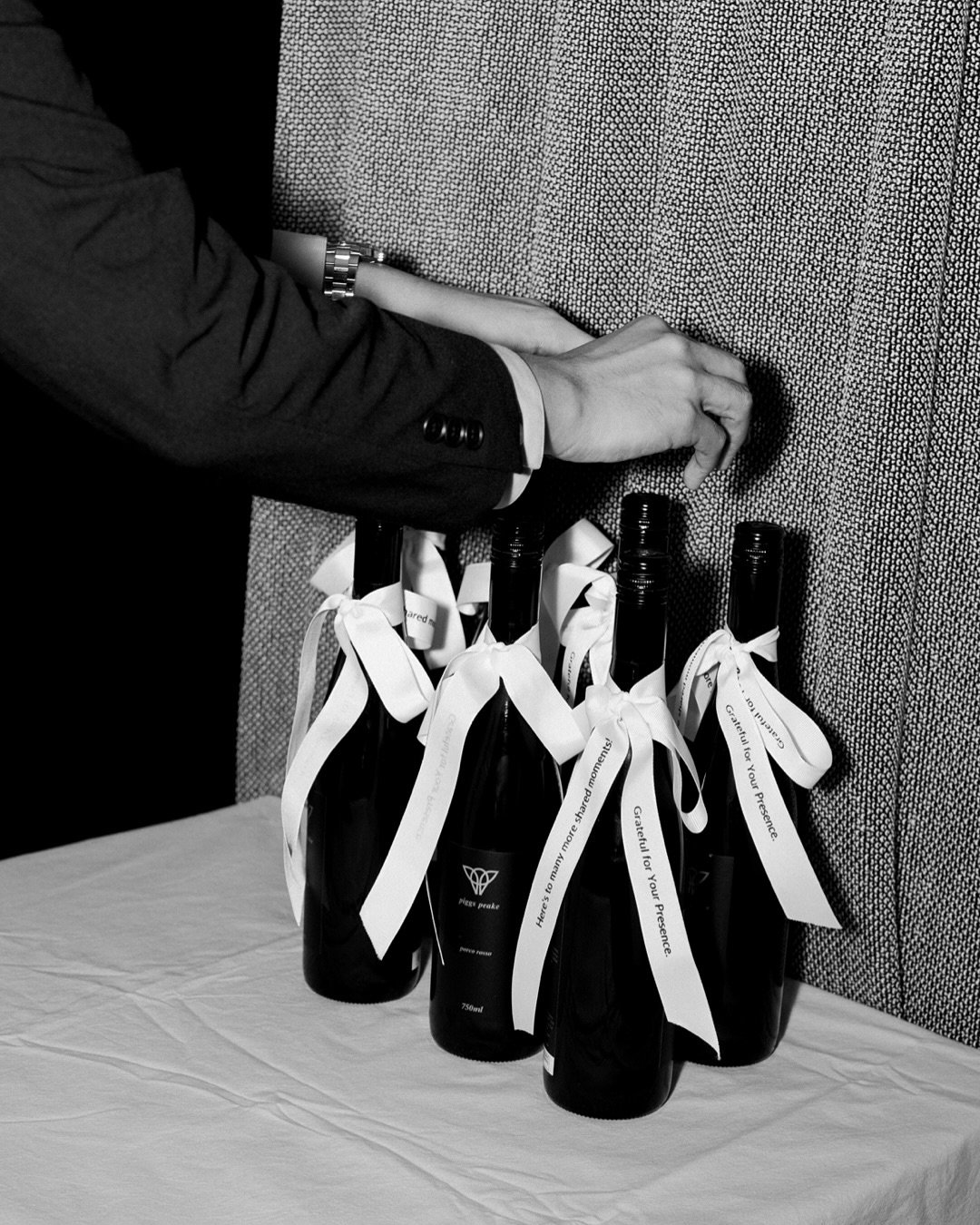 Some B/W frame from my friend - Emz&rsquo;s party @emz.lacson 
.
.
Florist @mivioleta 
Venue @portenosydney
.
.
#karenliuphoto #karenliuphotography #partydecorations #blackandwhiteparty⚫️⚪️ #birthdaypartyideas #blackandwhitepartyideas #sydneyeventpho
