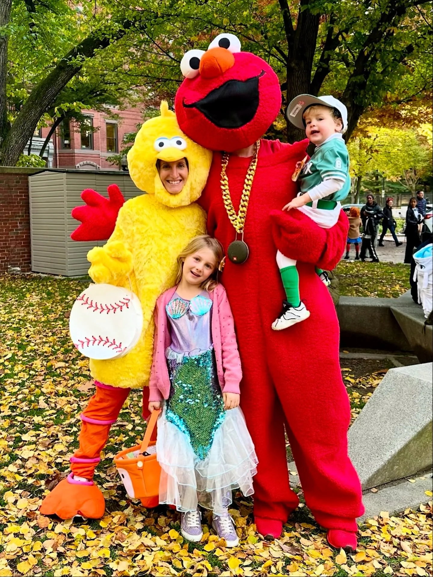 The rain held off and our Halloween Party was a hit! It was amazing to see so many smiling faces, creative costumes, and families enjoying the park together. 

Huge thank-you to our sponsor, @sprucestreetnurseryschool , for making the event possible.