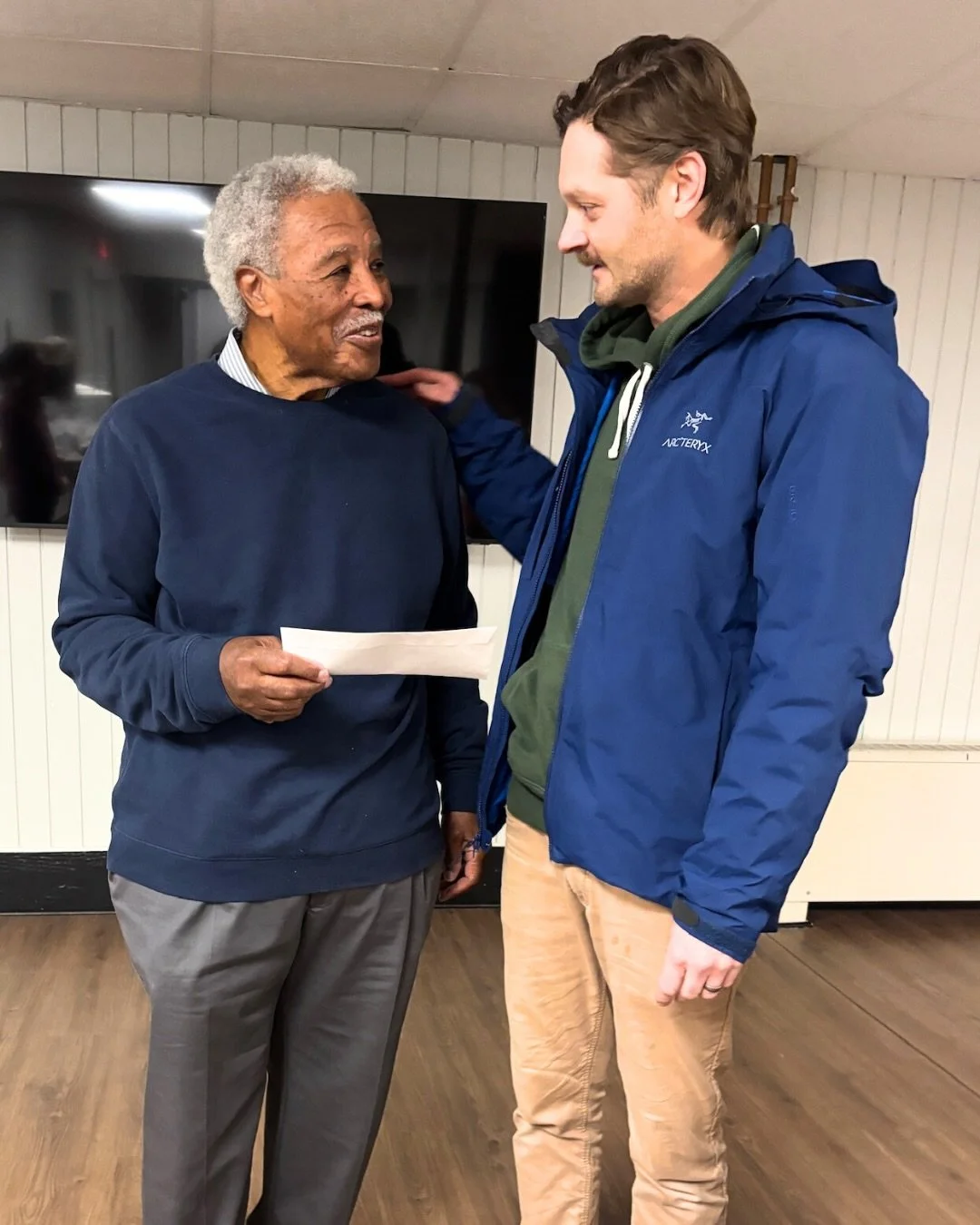 On Sunday, Friends of Titus Sparrow Park joined Union Church to help pack bags for their food pantry 🤍 

Thanks to the generosity of our community, we were able to contribute $500, raised through the raffle at our holiday gathering. Huge thanks to T