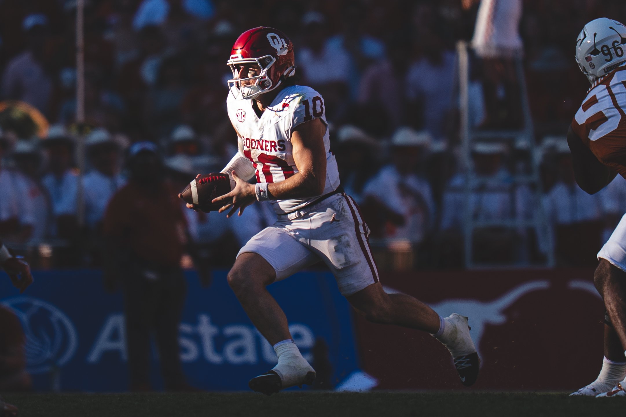 20251011_FB_Game_Texas_PJM_OUH05942.JPG
