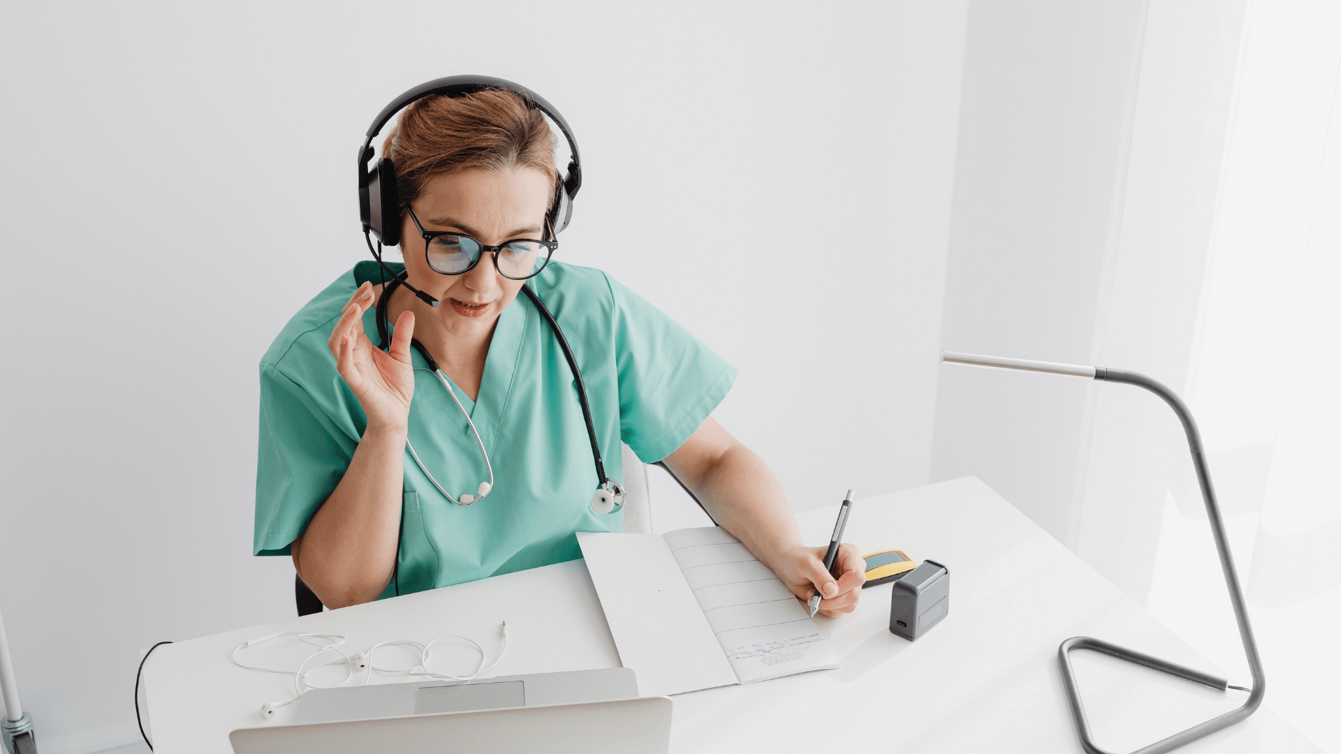 Why Nurses Are the Missing Link in Peri/Menopause Care, And How Magnolia Is Changing That