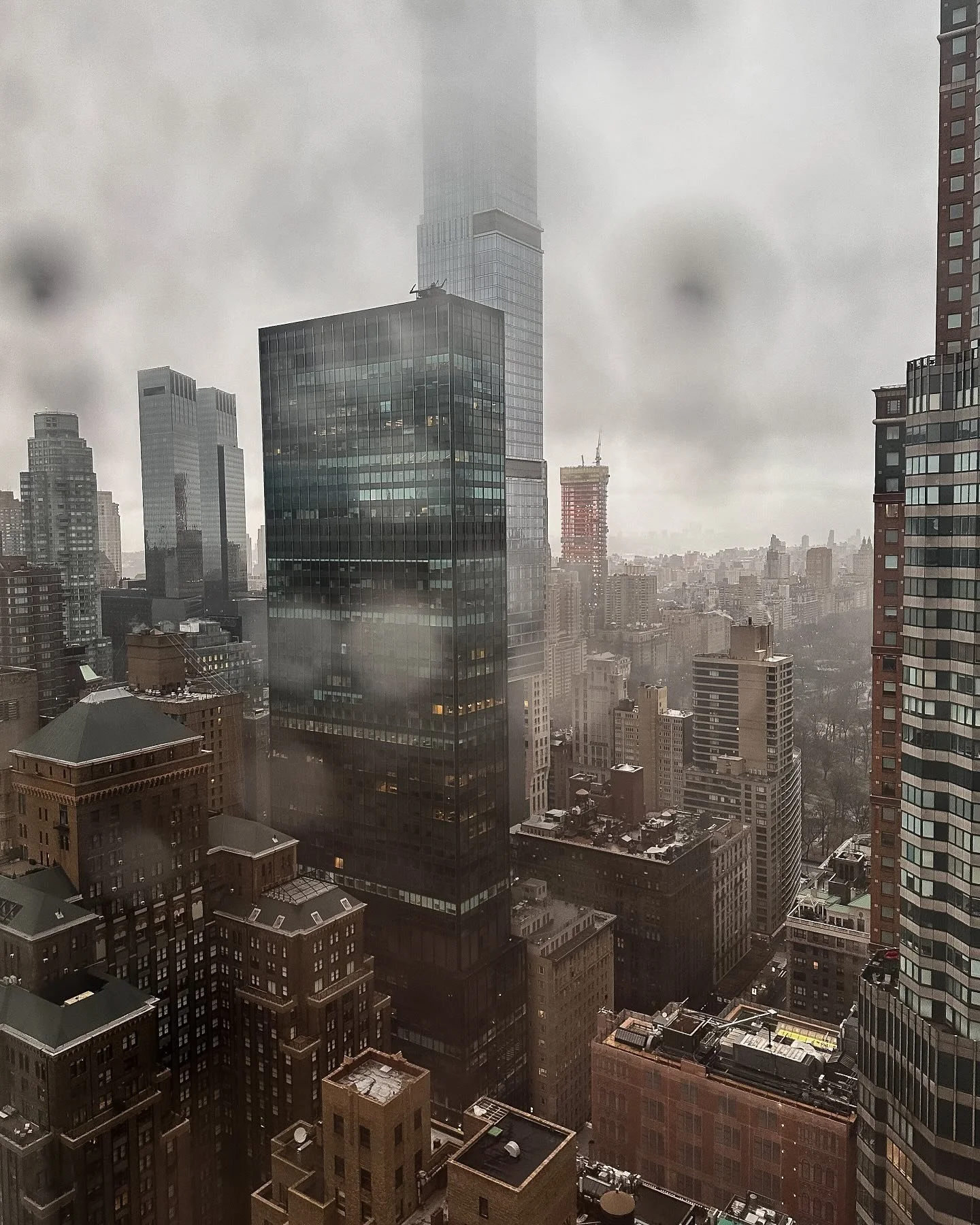 So much heartache and pain to those affected by the tragic loss that Los Angeles is experiencing now due to the devastating fires. LA Strong.💔 #losangelesfires