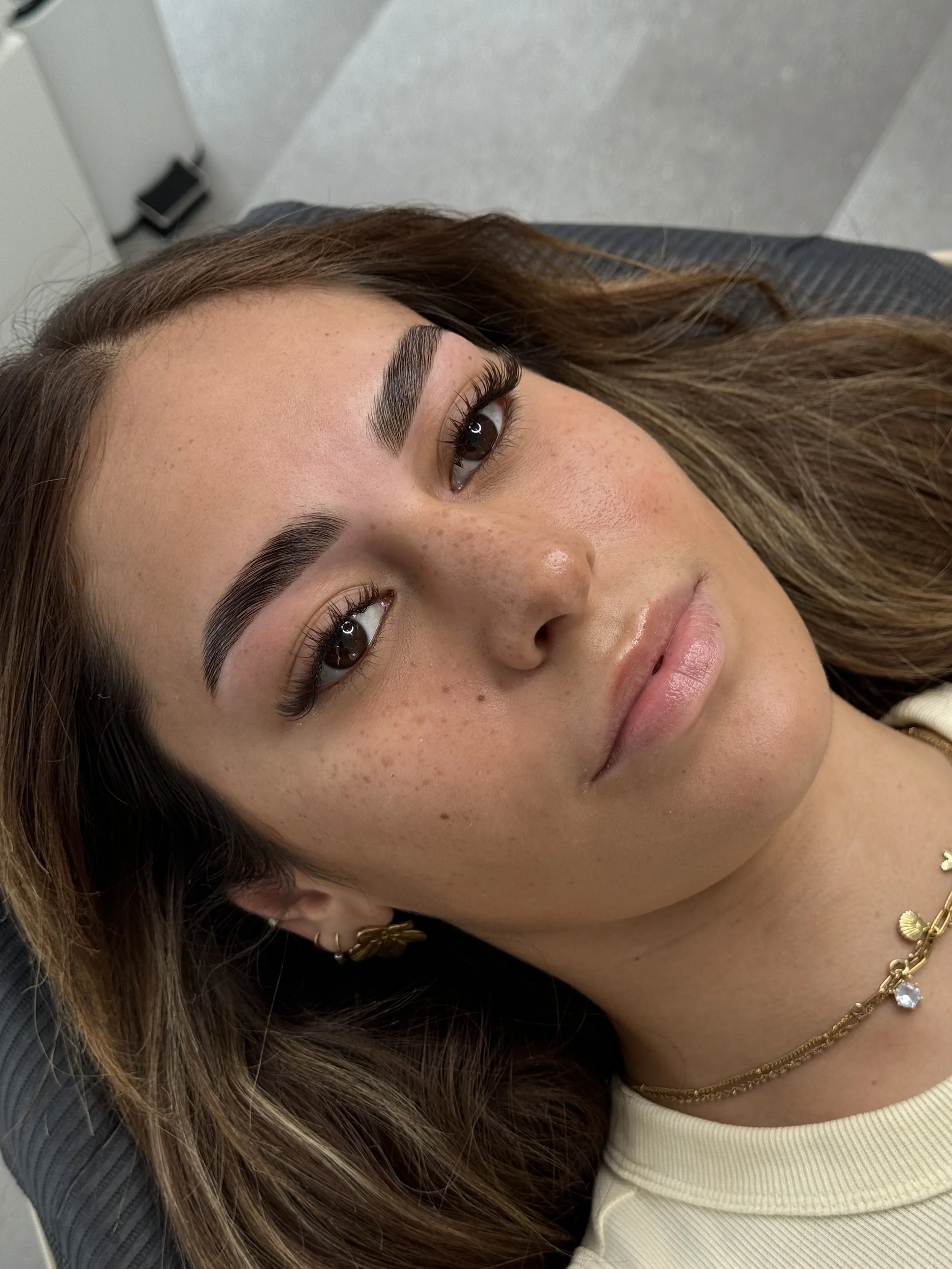 Brow service - Lamination + Hybrid dye.jpeg