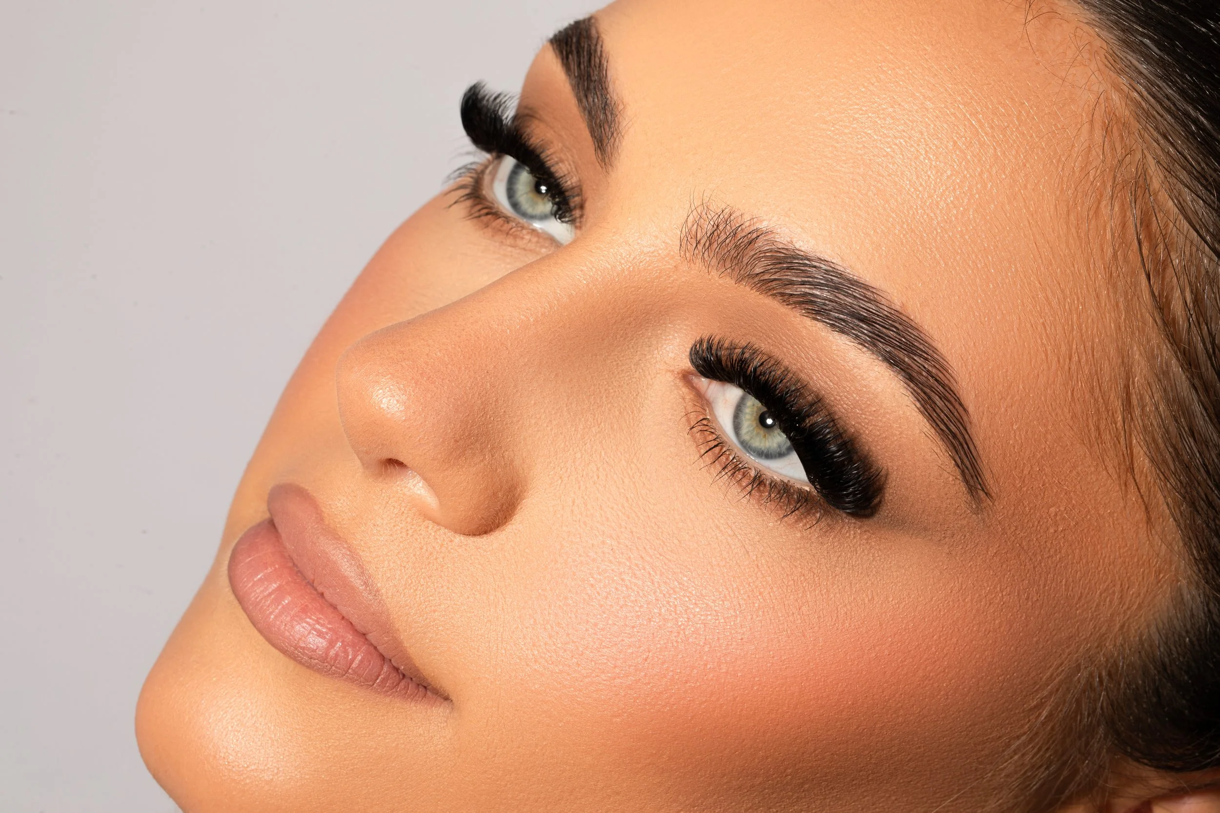 full volume lashes_.jpeg