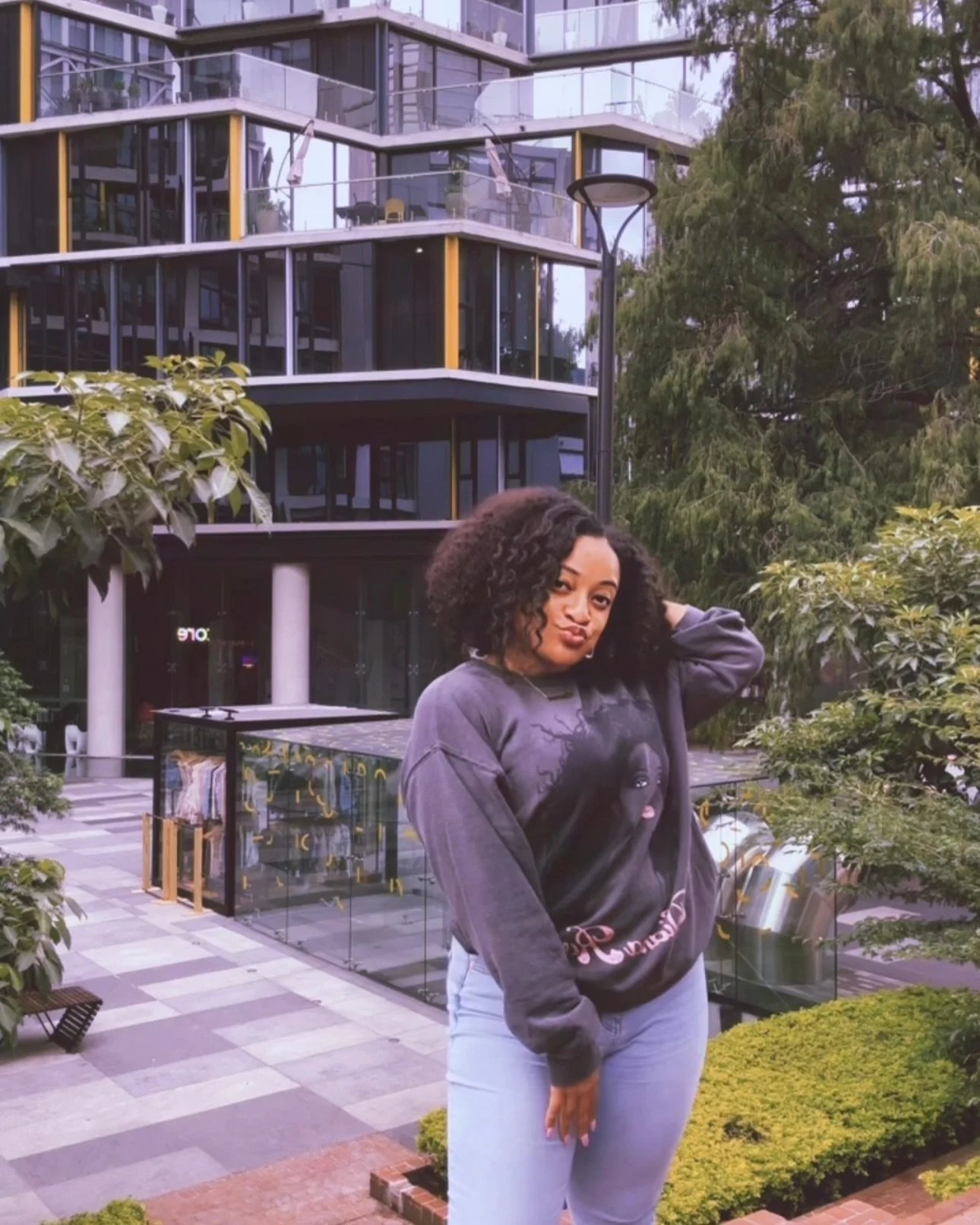 I hope to always be remembered for my joie de vivre 🫶🏽💃🏽🌻 as requested by so many, I finally started my travel blog lol.  Check it out! Link in bio. 
&bull;
&bull;
&bull;
#guatemala #country23 #solotraveler #richauntievibes #richauntieenergy #ri
