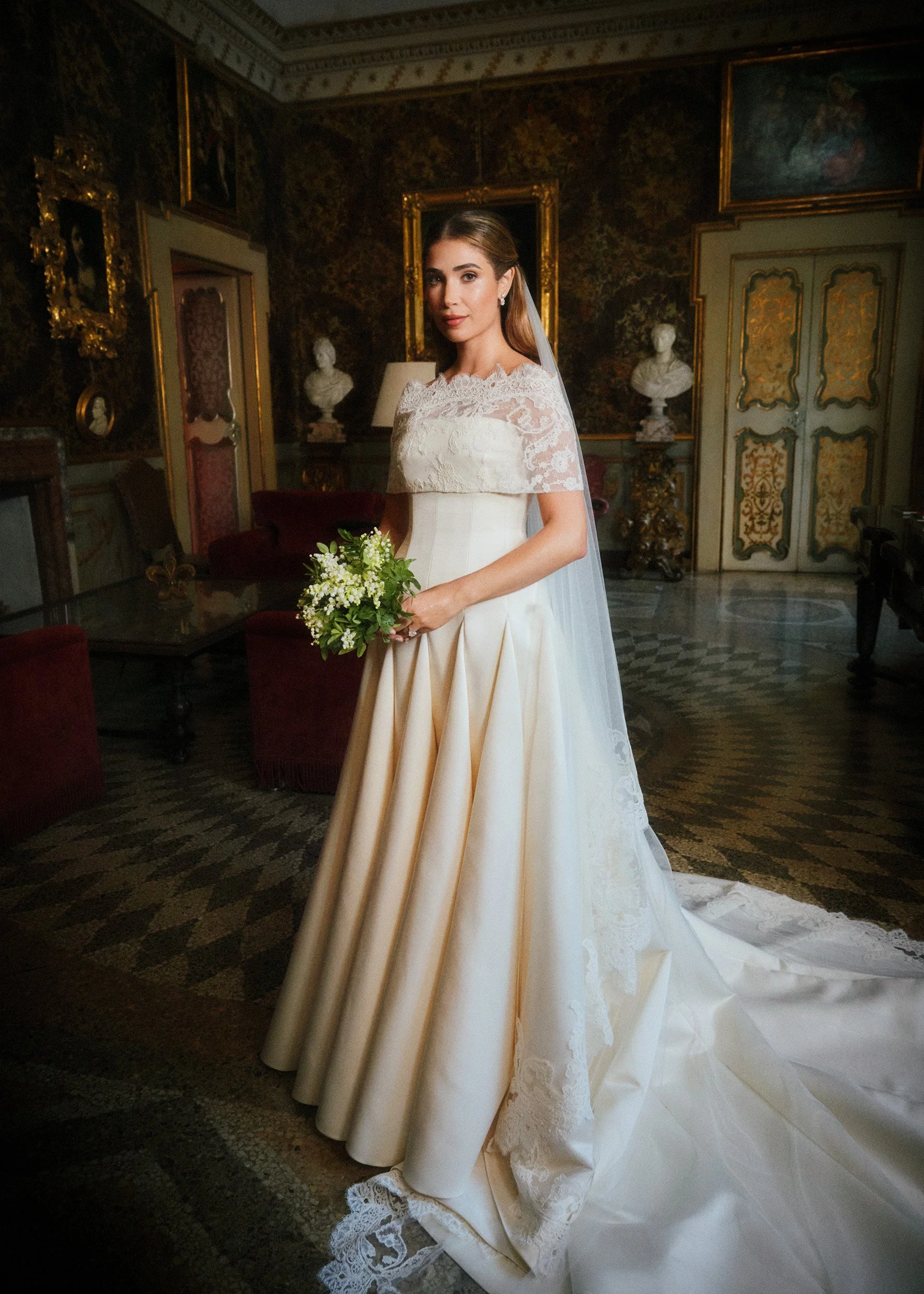 06_D2_RED_ROOM_2743.jpg