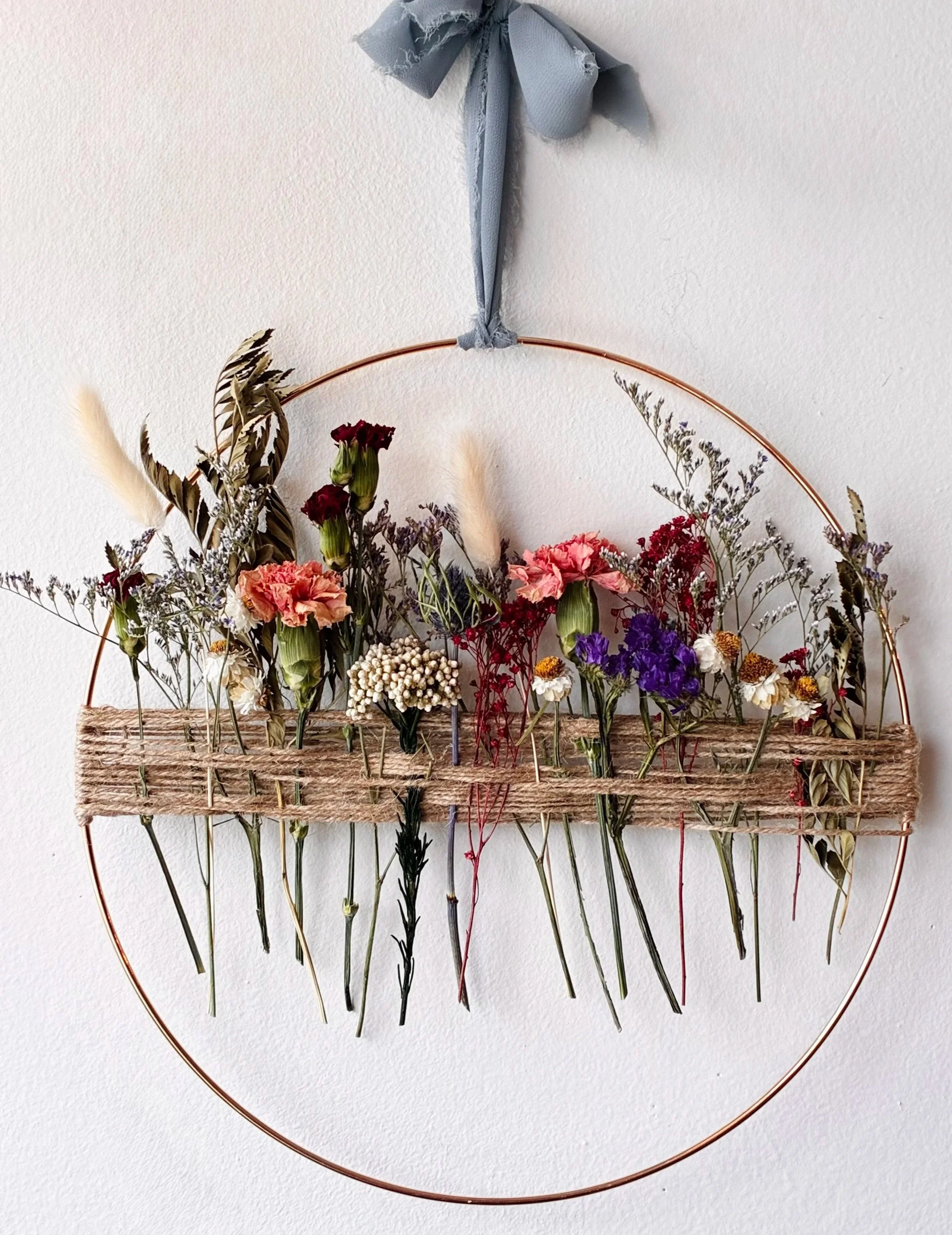 Dried+Flower+Ring+Wall+Hanging_close.jpg