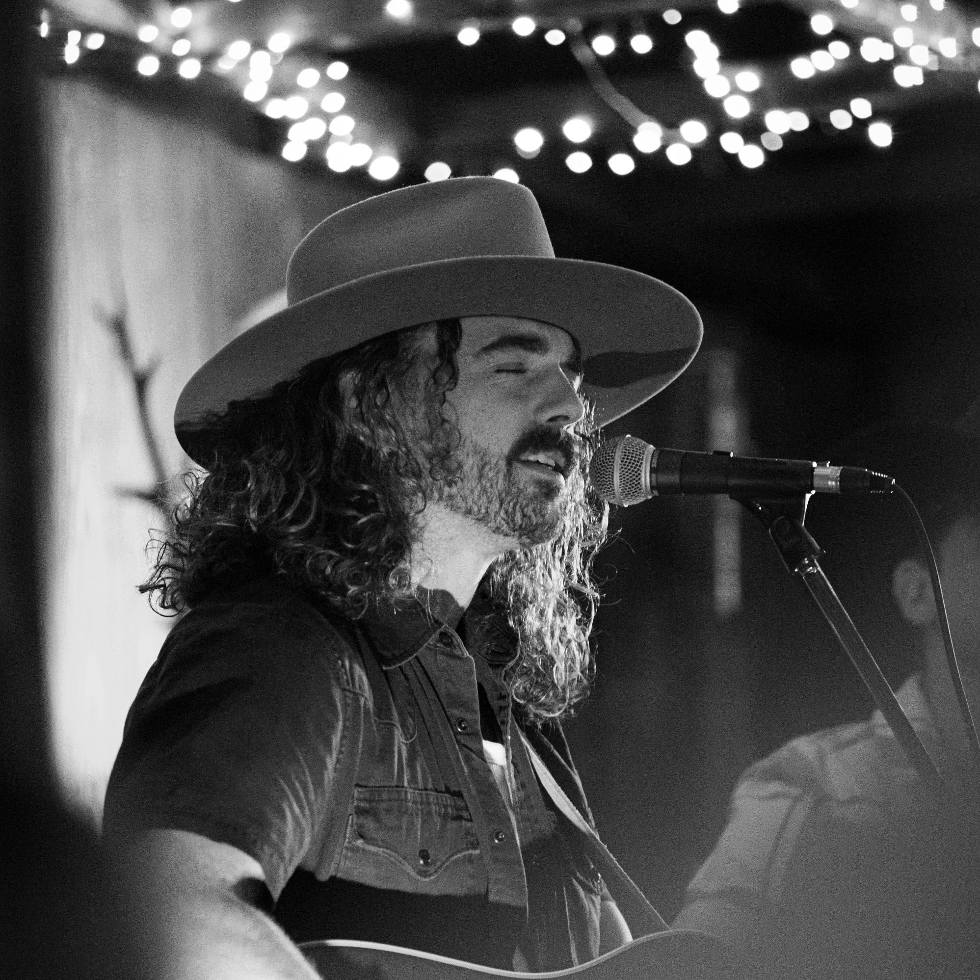 live country music essex may songwriter brook ellingworth