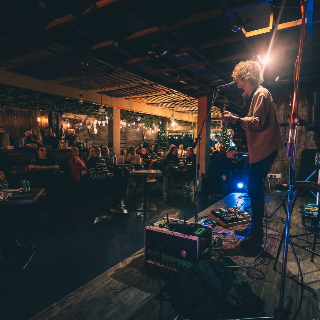 live country music in Essex august
