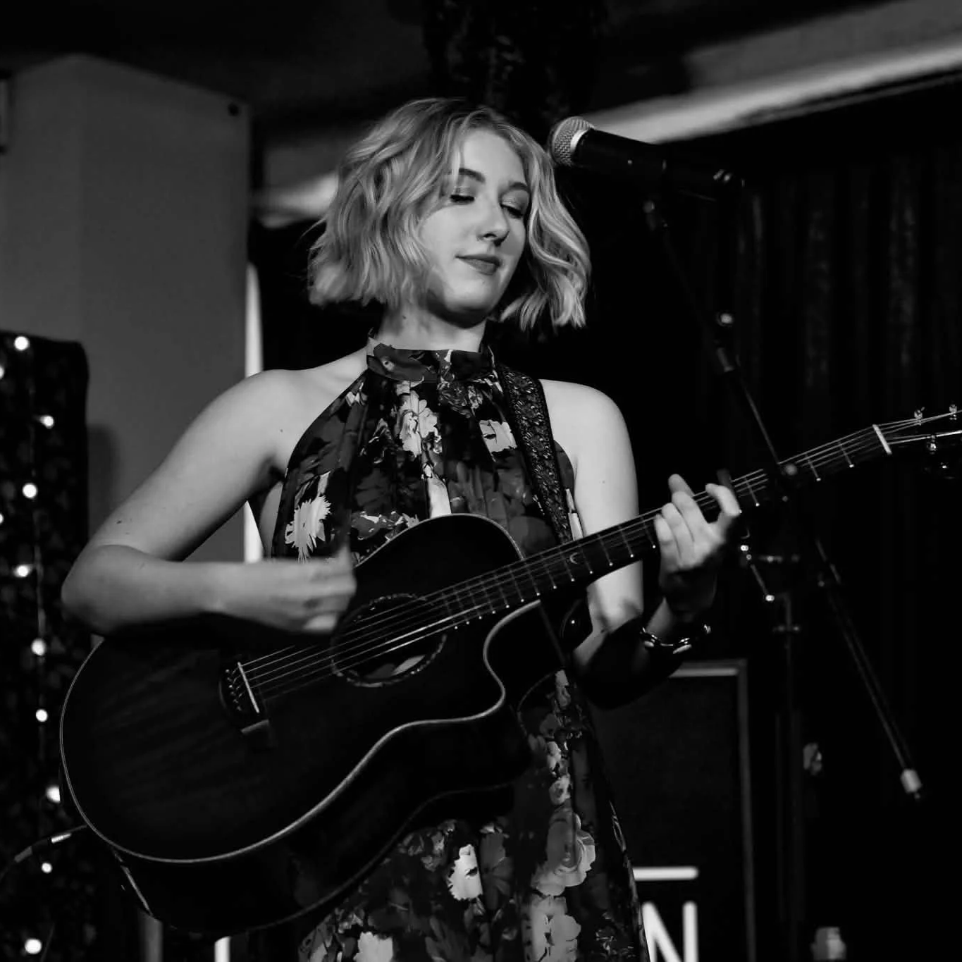 live country blues americana music in Essex October Songwriter Florence Sommerville