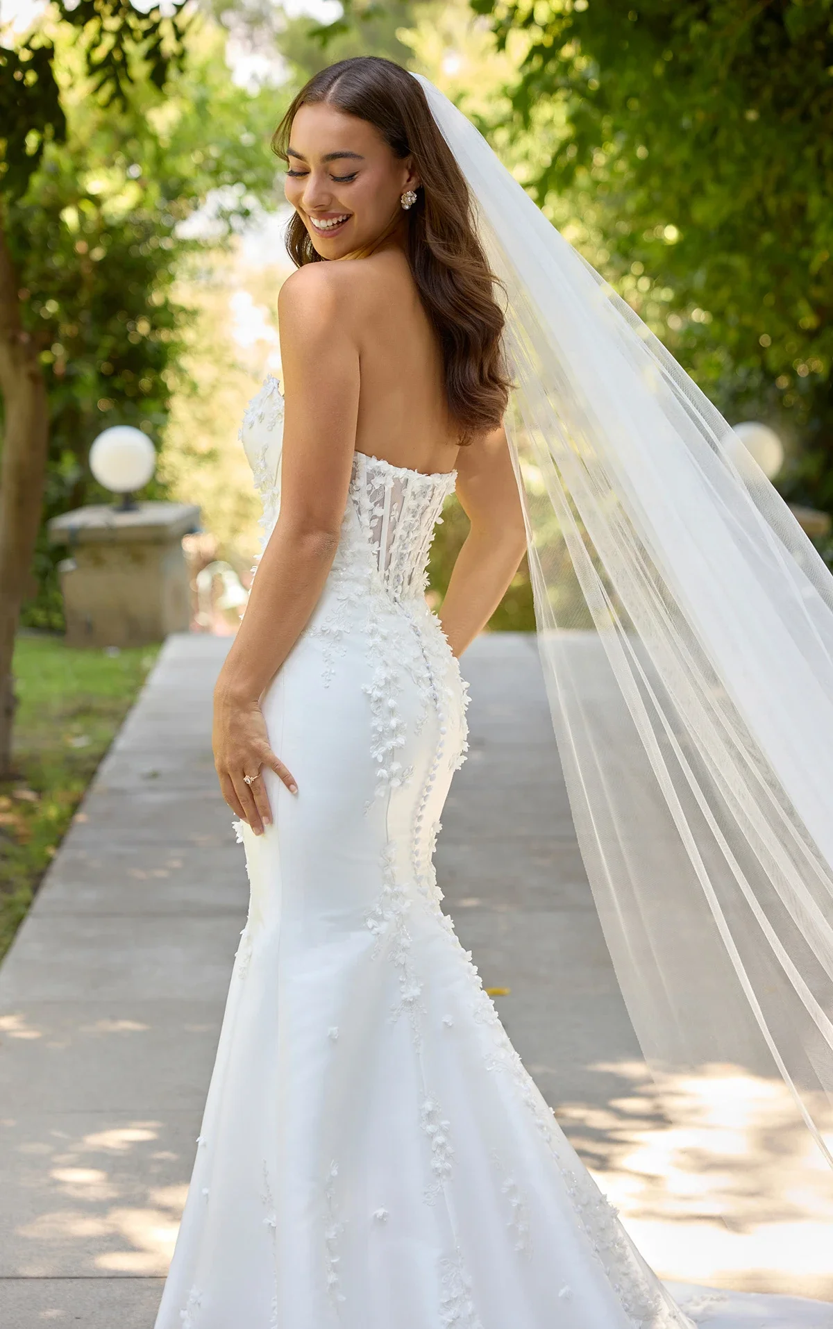 D4257-04.webp